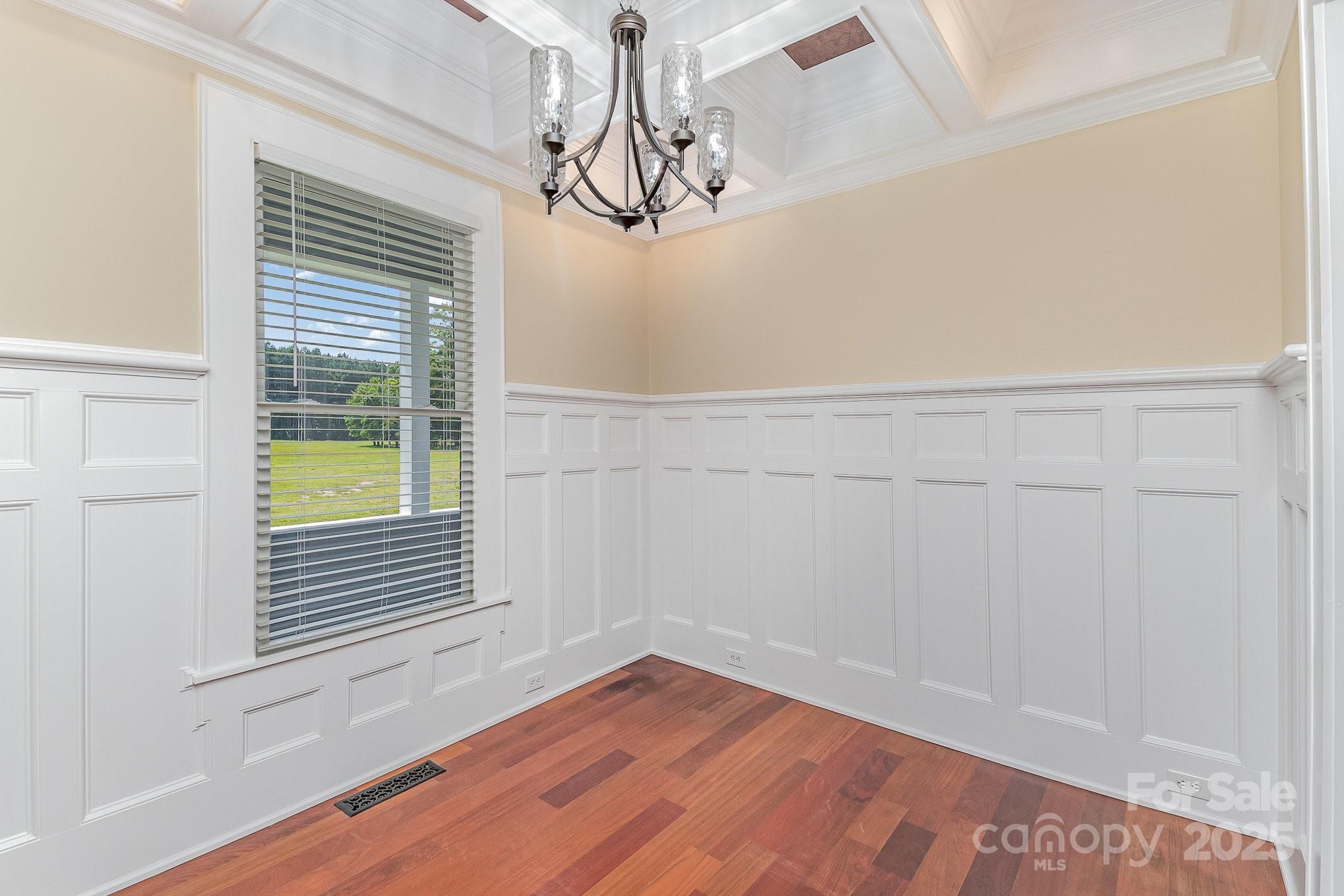 135 Waycross Drive Property Photo 3