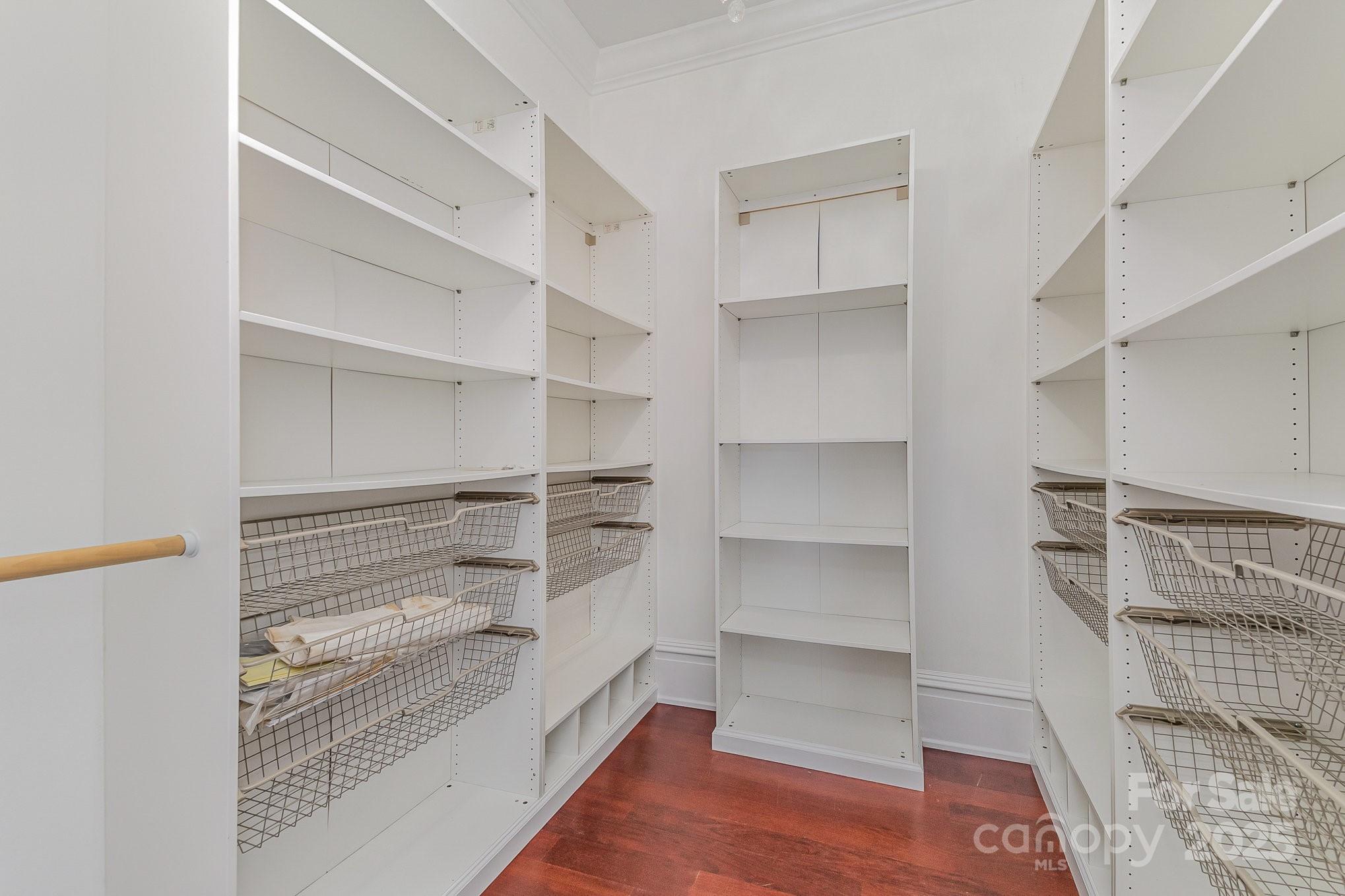 135 Waycross Drive Property Photo 8