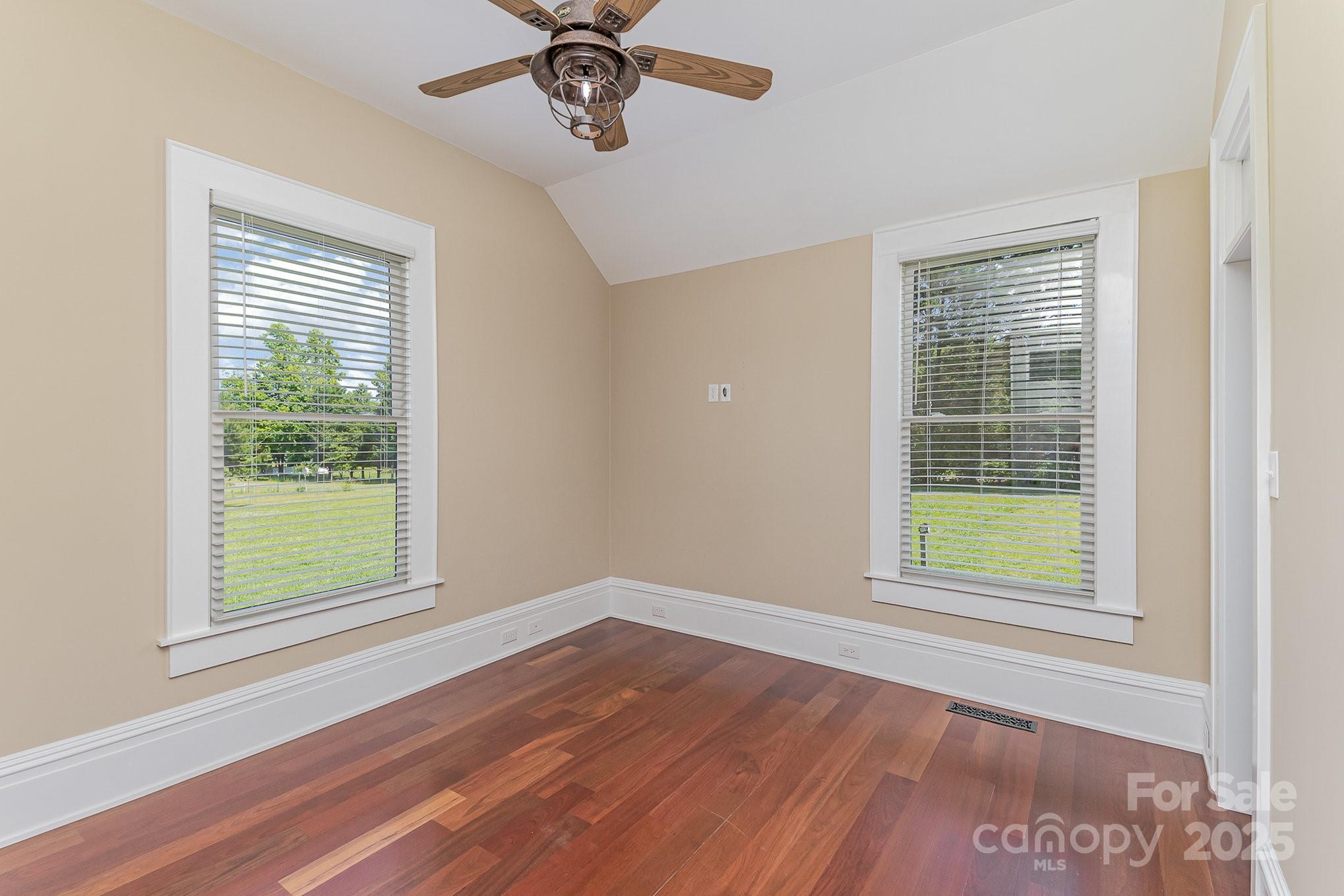 135 Waycross Drive Property Photo 17