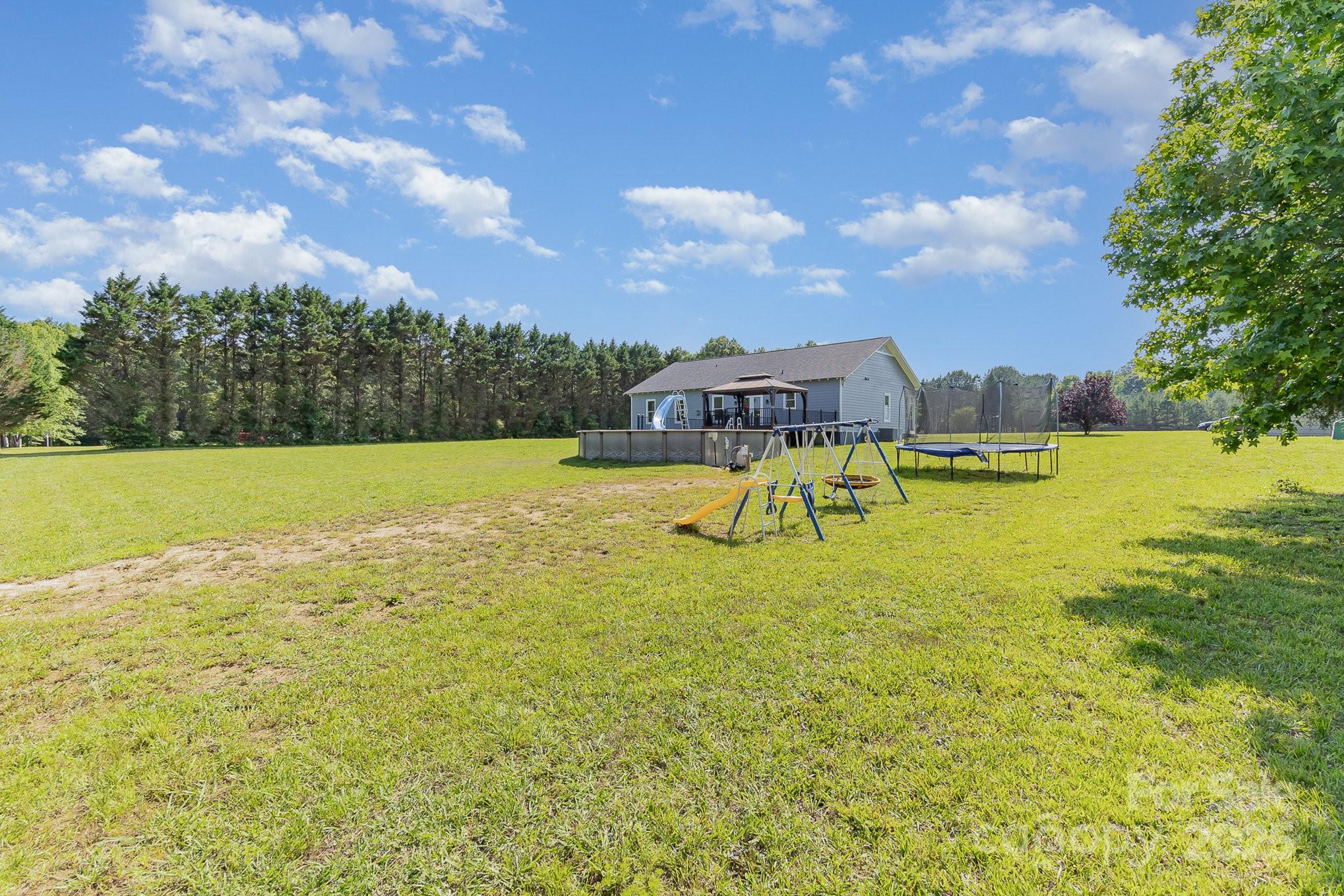 135 Waycross Drive Property Photo 28