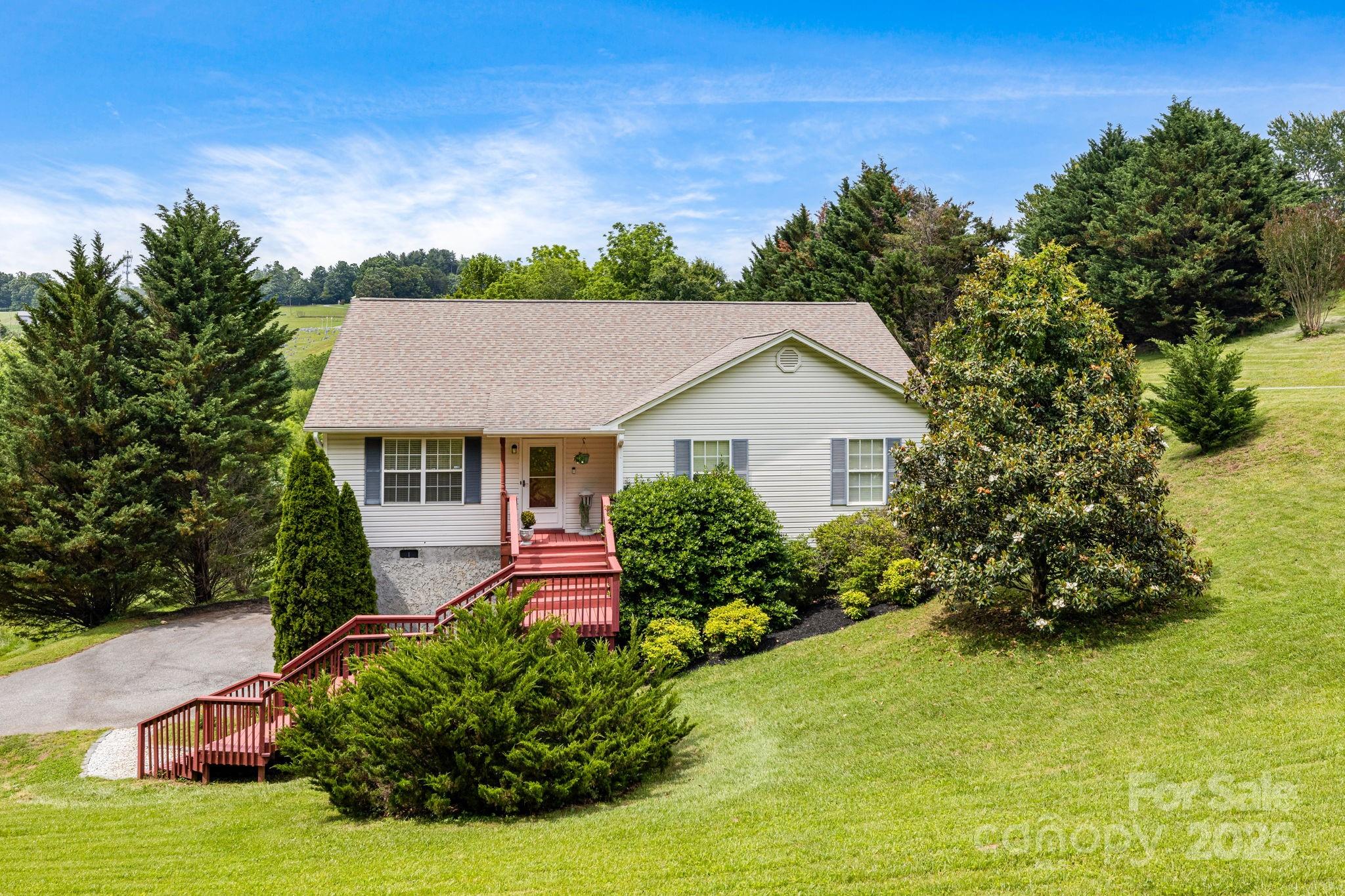 101 Michael Court Property Photo