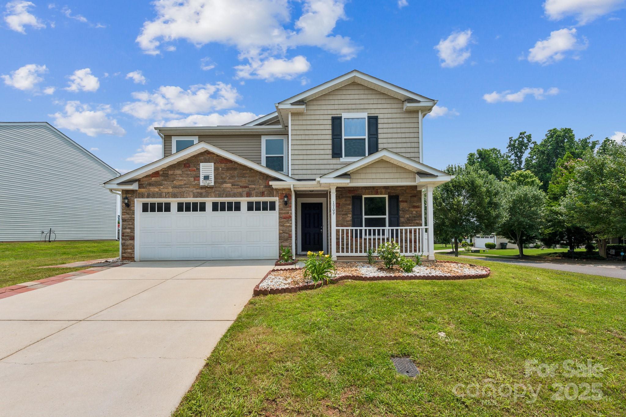1709 White Willow Avenue Property Photo 1