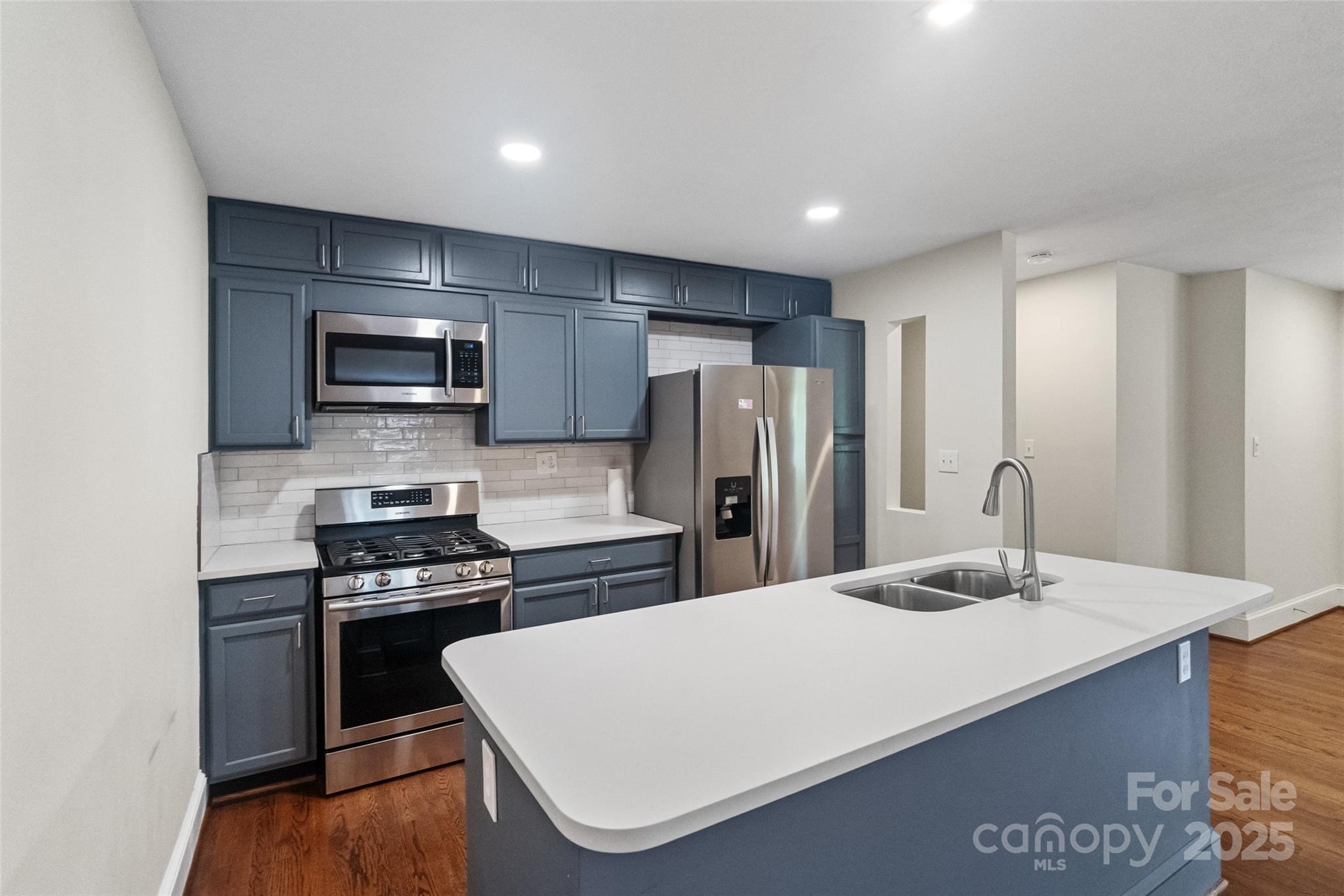 4906 Charleston Drive Property Photo 1