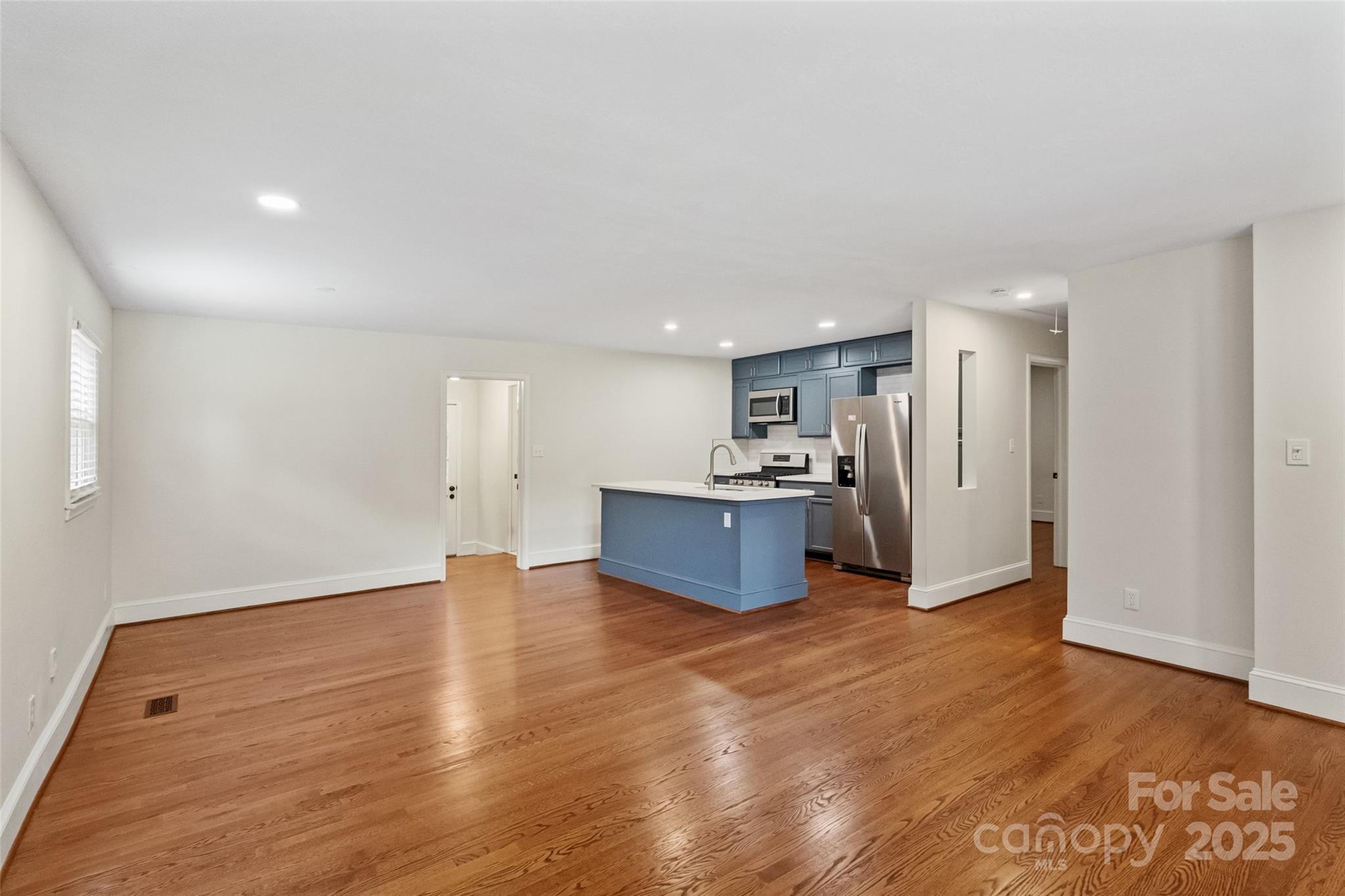 4906 Charleston Drive Property Photo 4
