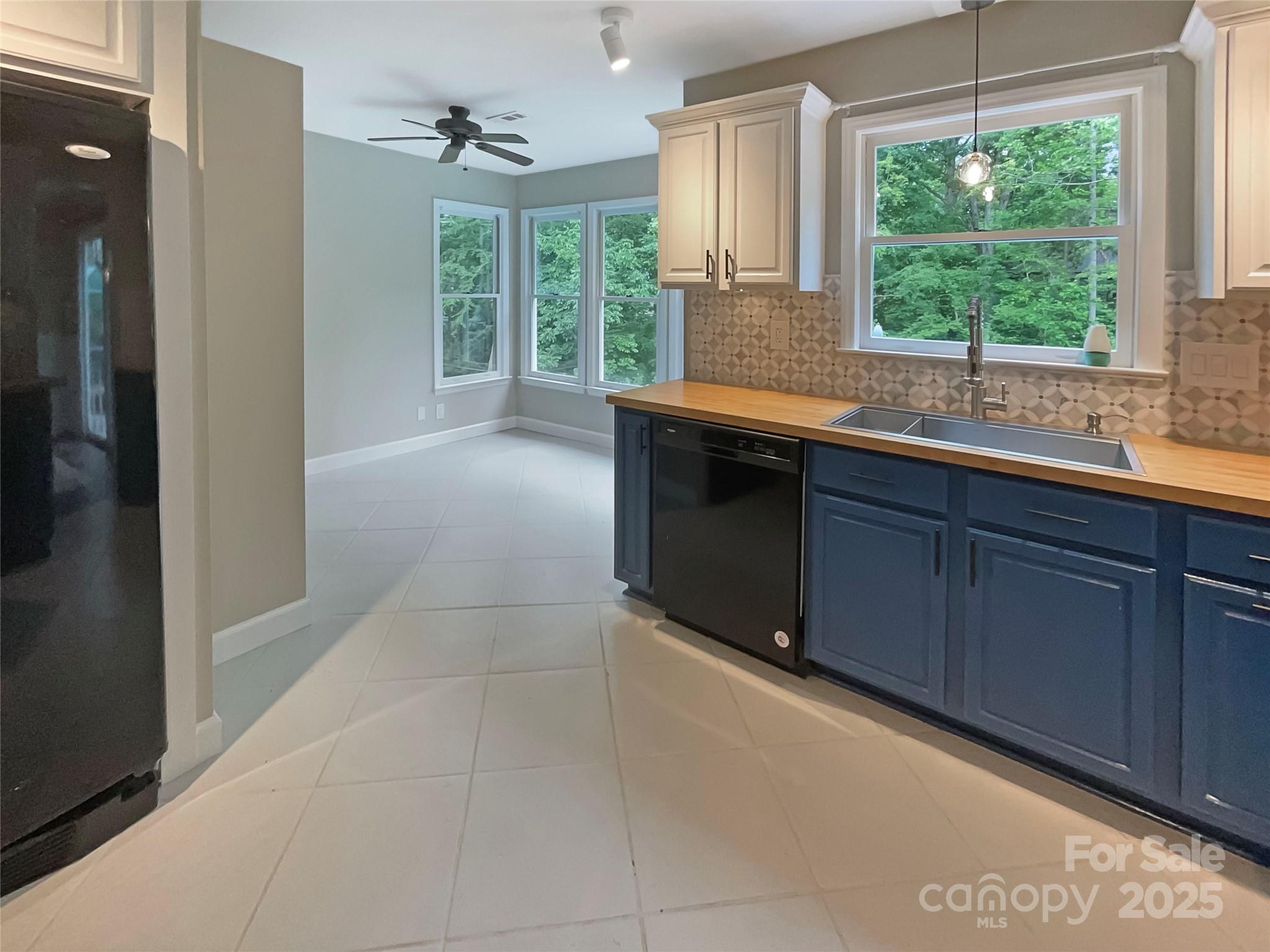 12092 Spinnaker Drive Property Photo 12