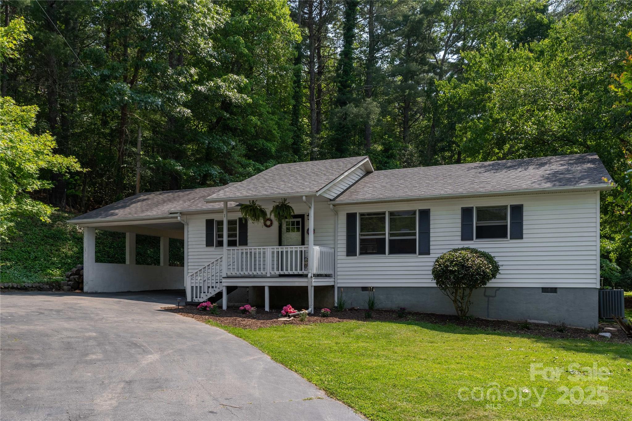 1 Buck Acres Drive Property Photo 1