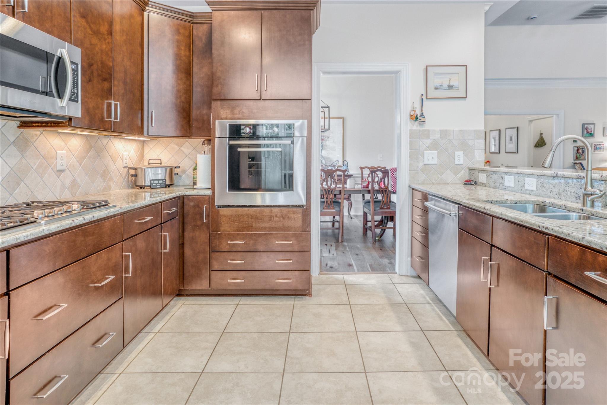 12910 Meetinghouse Drive Property Photo 6