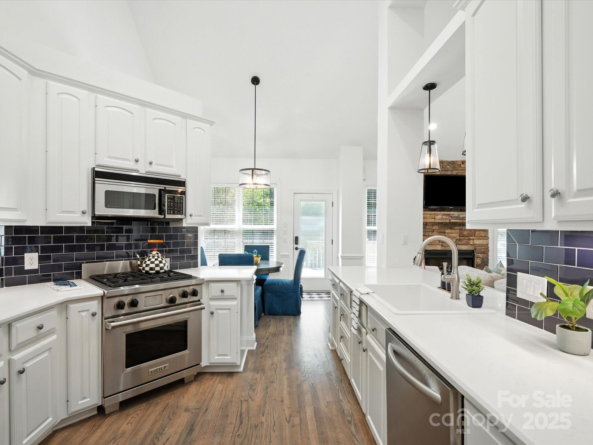 10300 Crestwood Drive Property Photo 19
