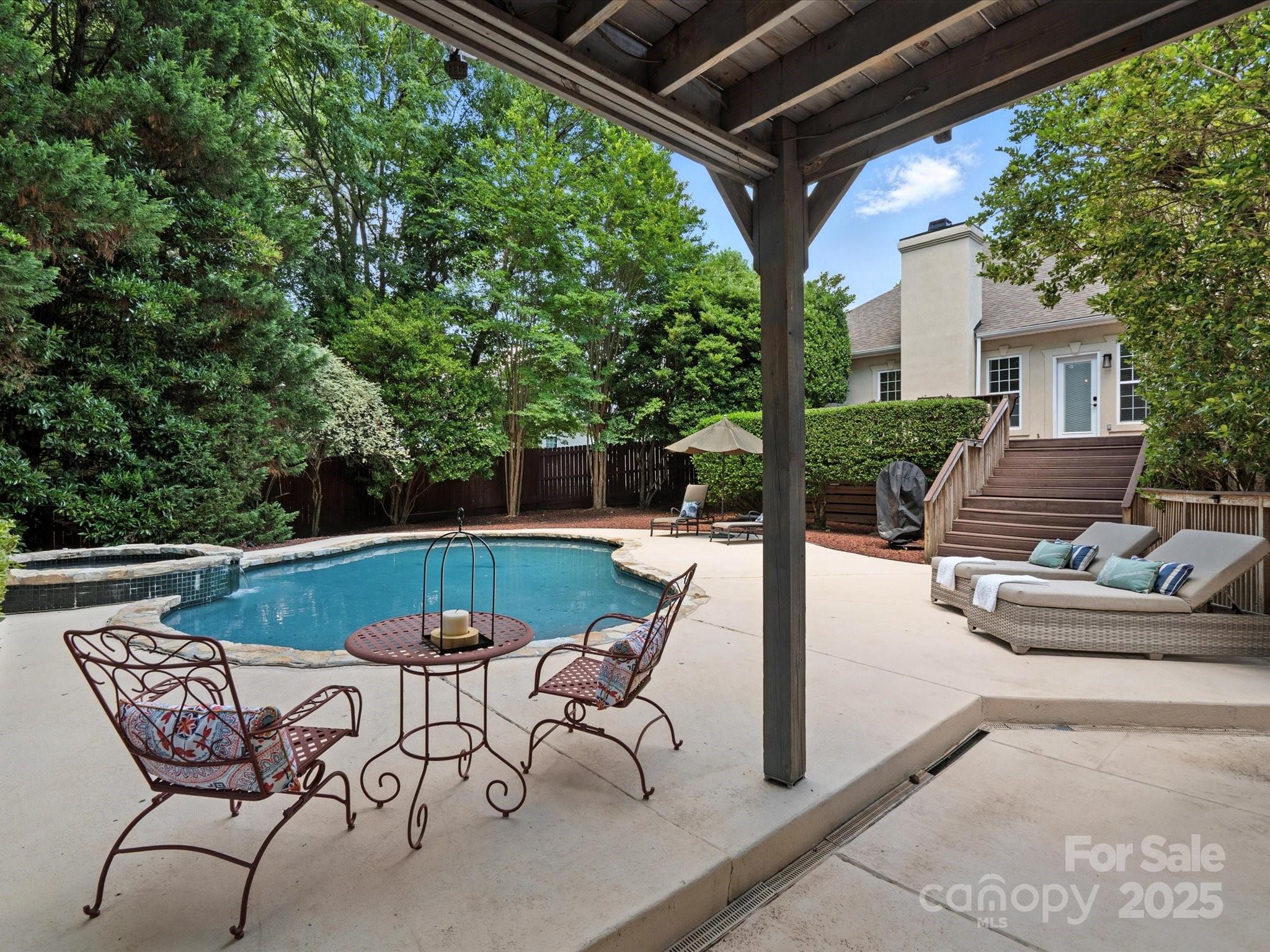 10300 Crestwood Drive Property Photo 36