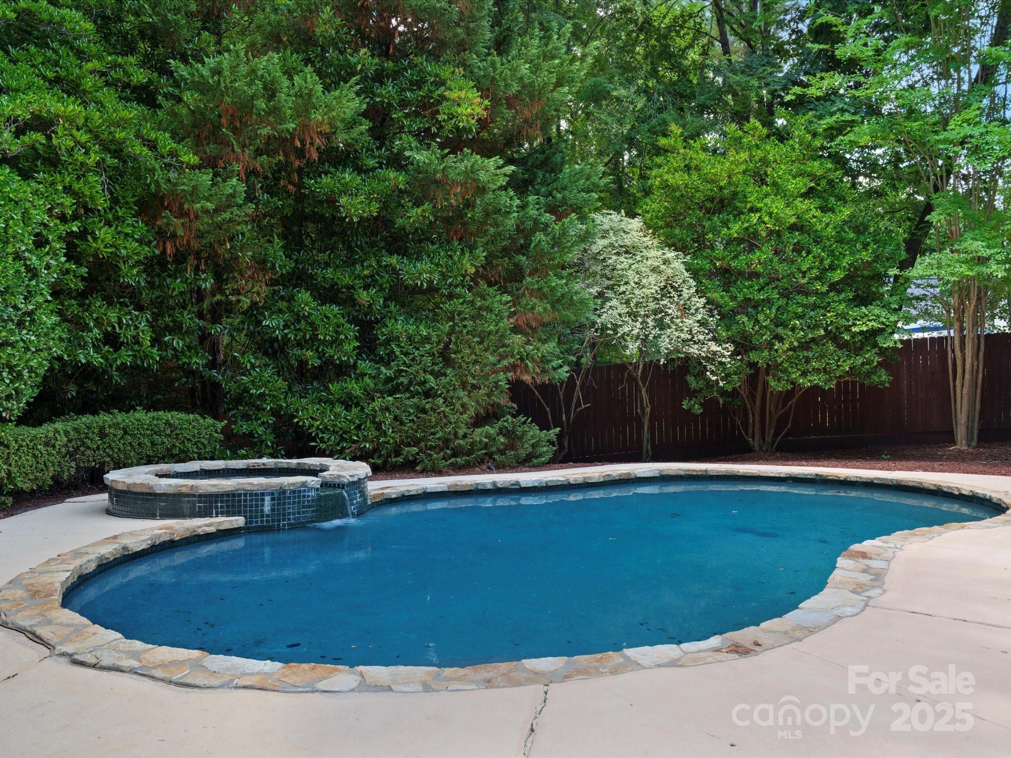 10300 Crestwood Drive Property Photo 38