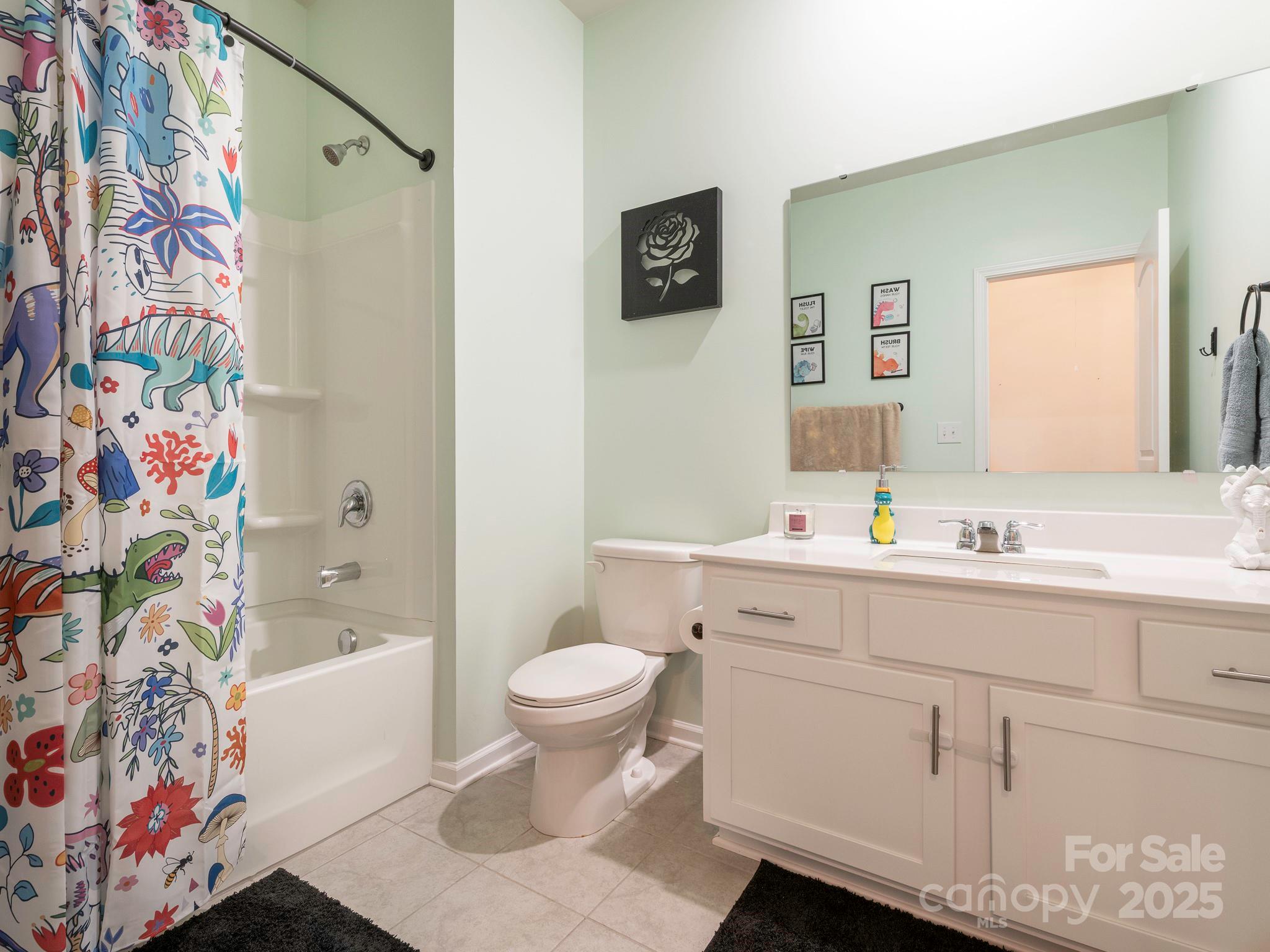 5432 Kinsbridge Drive Property Photo 8