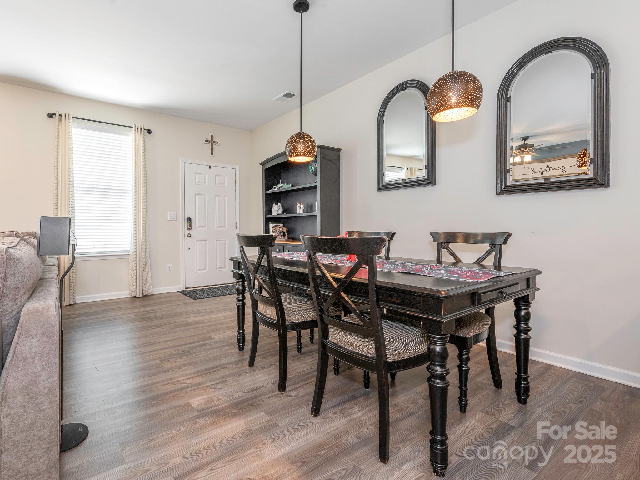 5432 Kinsbridge Drive Property Photo 16