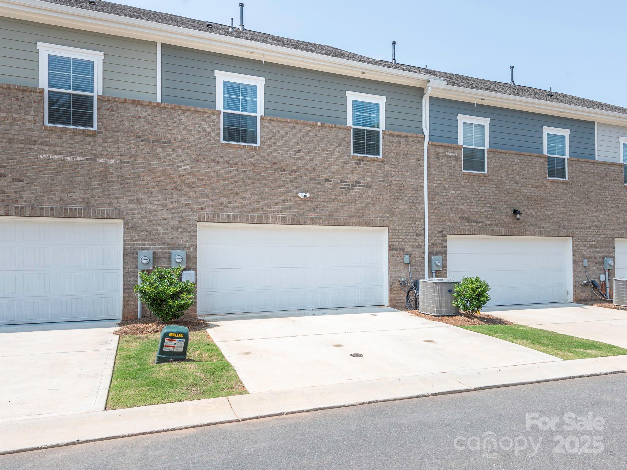 5432 Kinsbridge Drive Property Photo 35