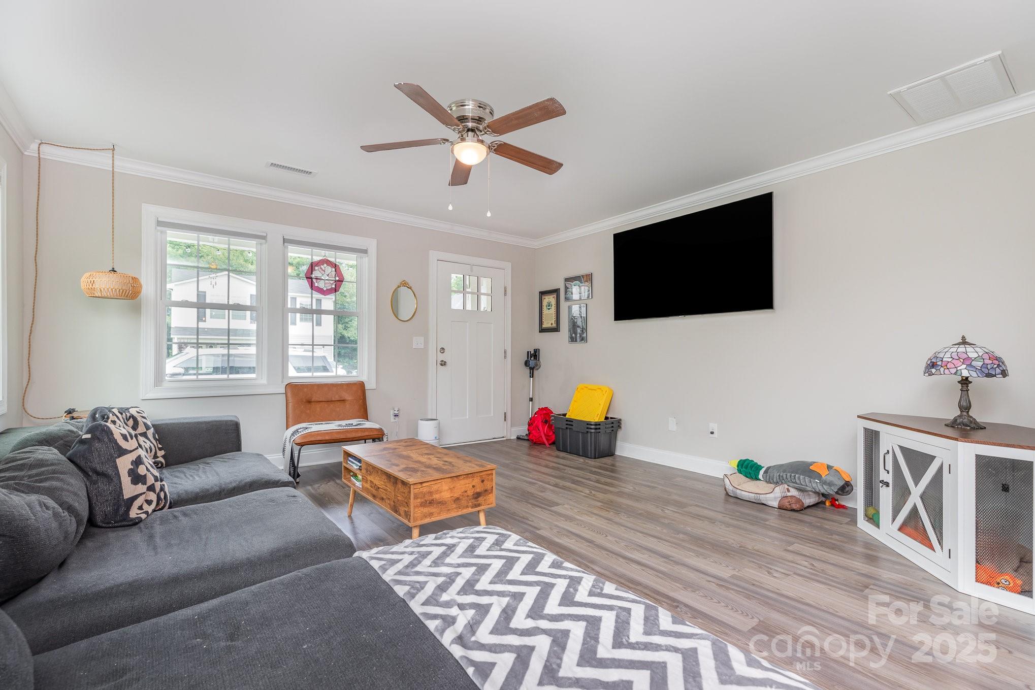 3965 Hemingway Drive Property Photo 10