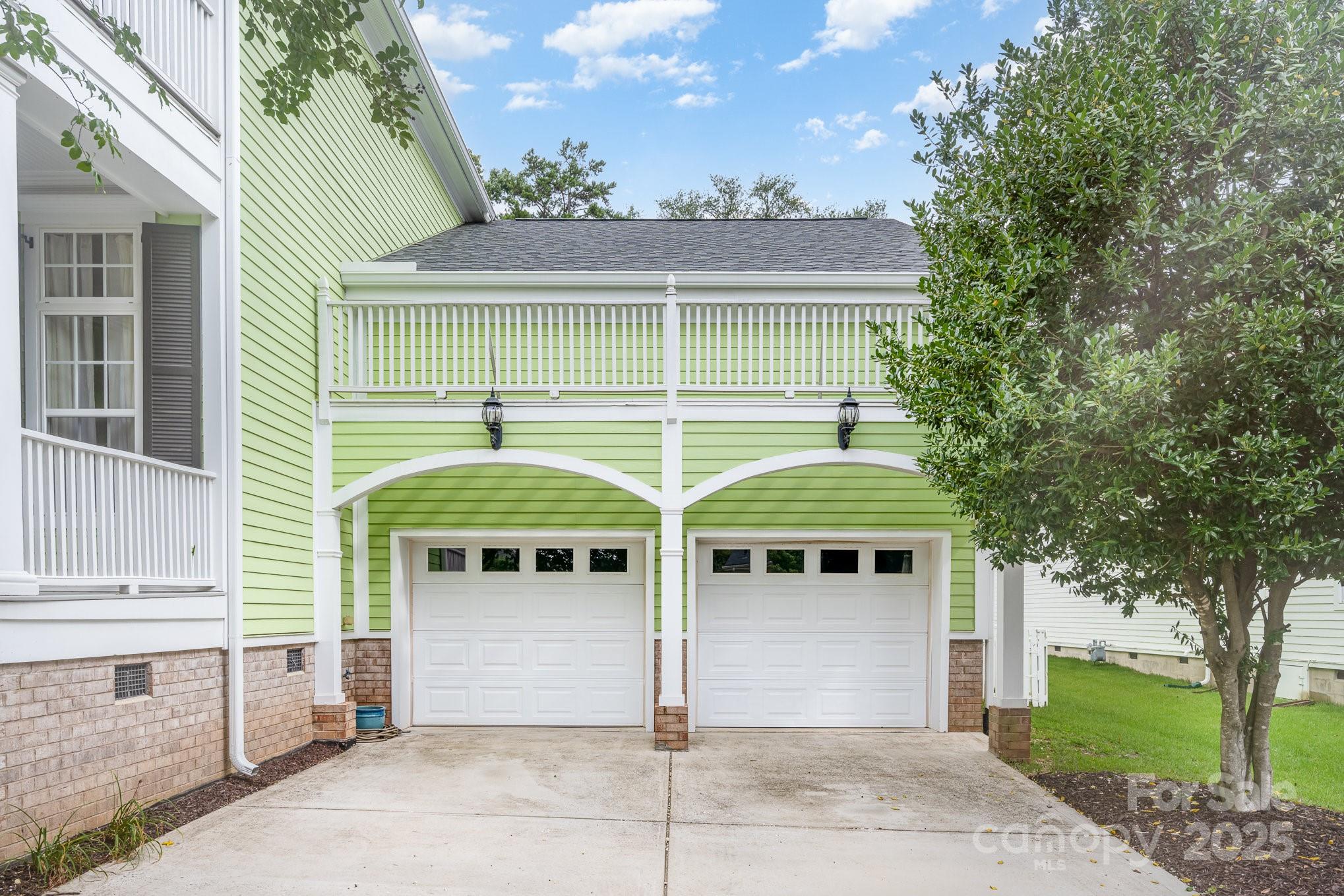 9210 Ginhouse Lane Property Photo 2