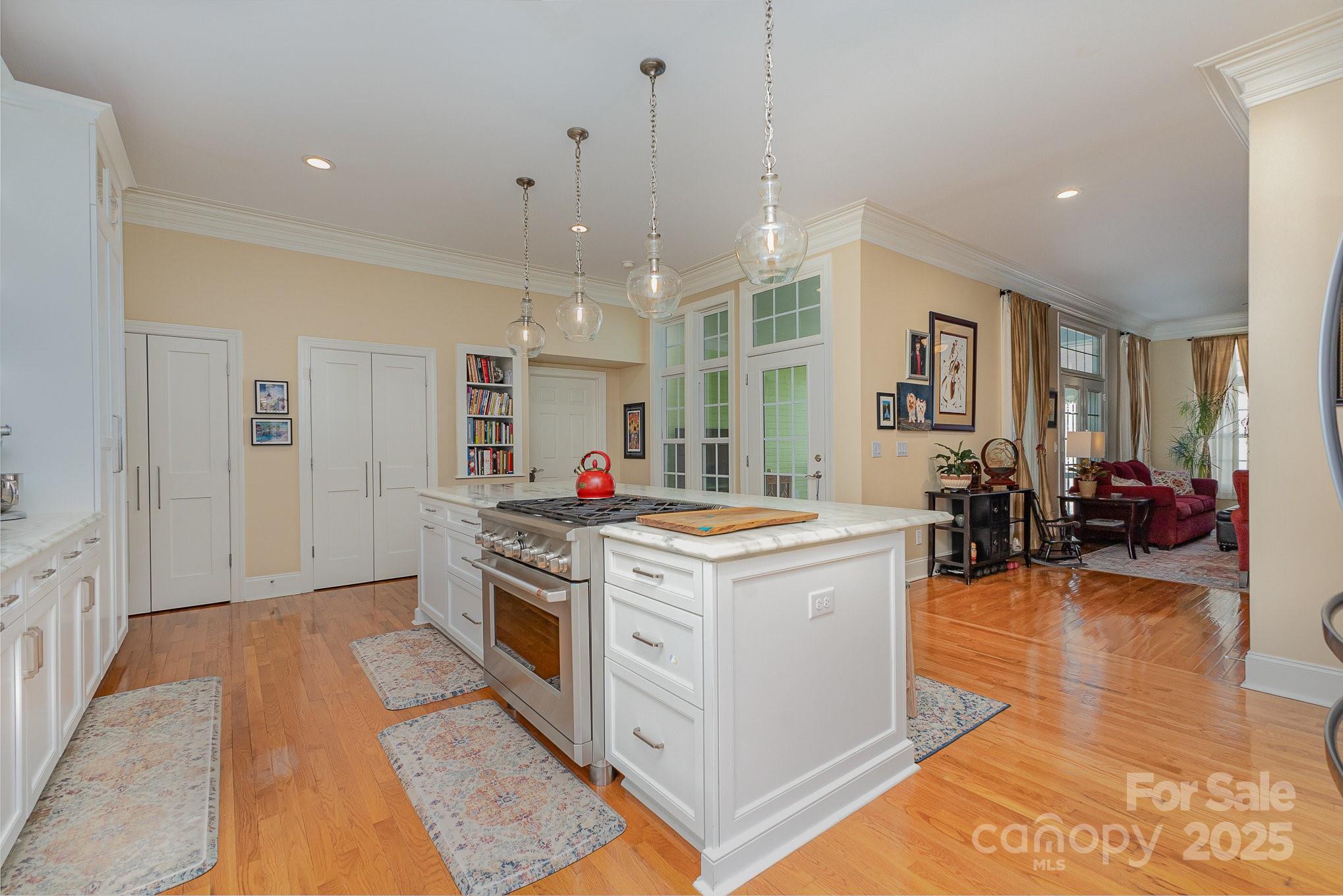9210 Ginhouse Lane Property Photo 8