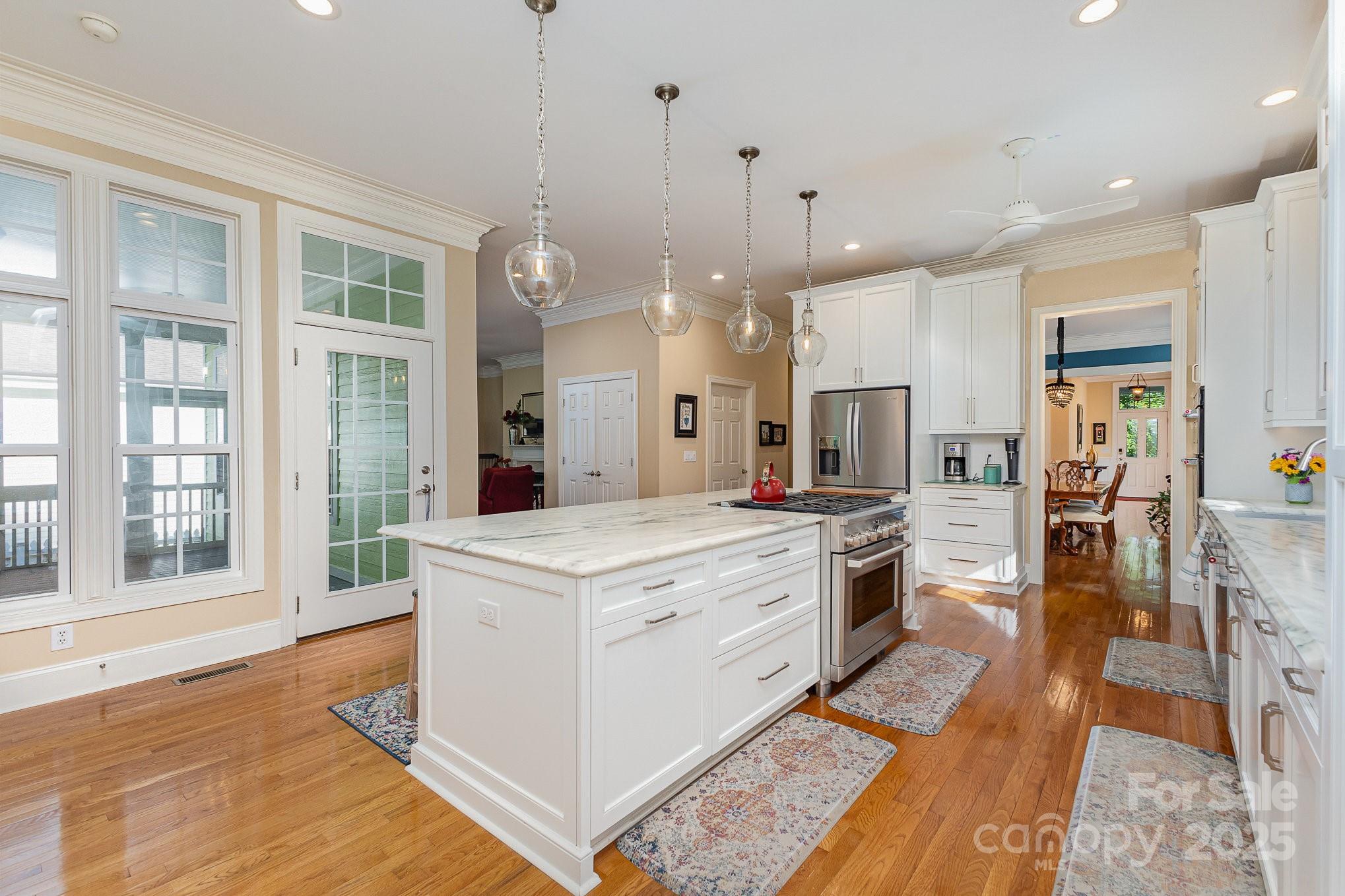 9210 Ginhouse Lane Property Photo 11