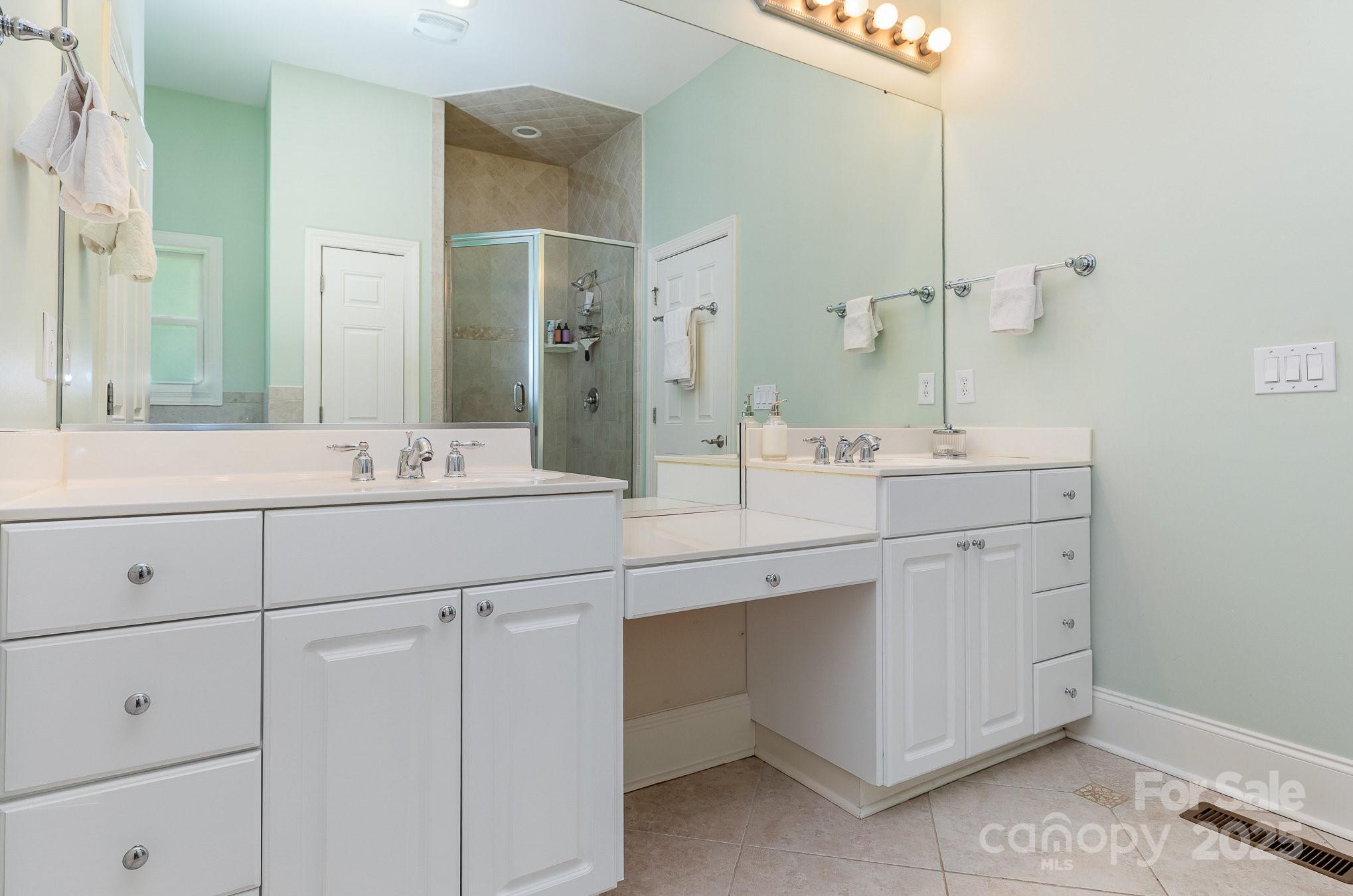 9210 Ginhouse Lane Property Photo 14