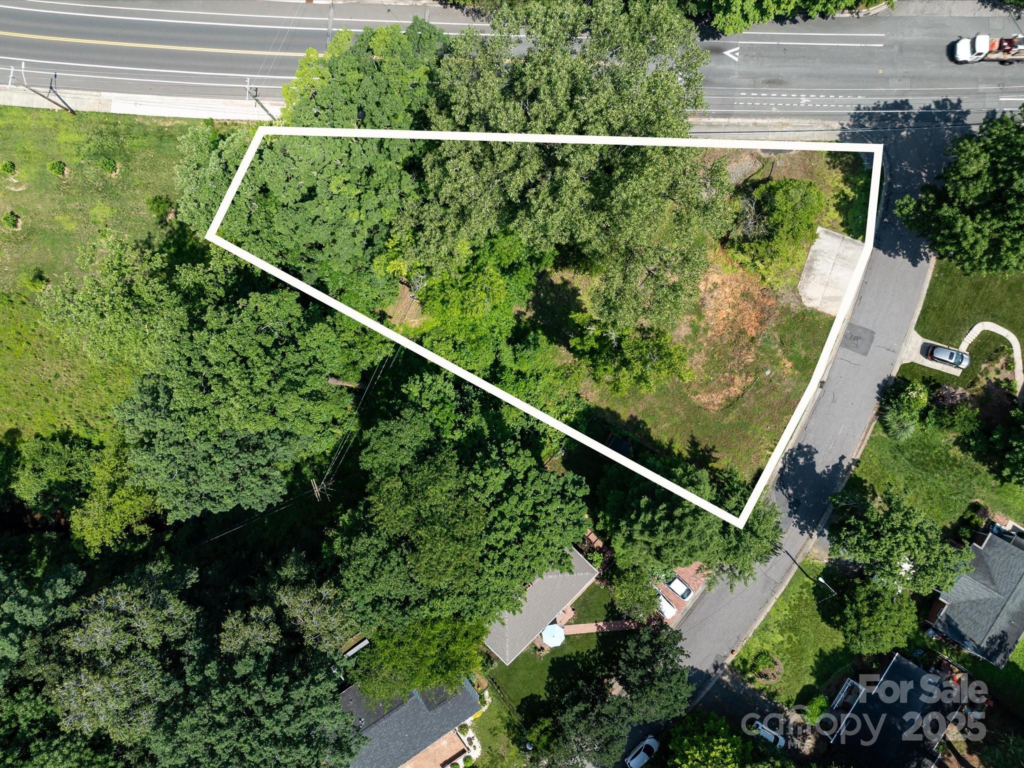 4800 Valley Stream Road Property Photo 2