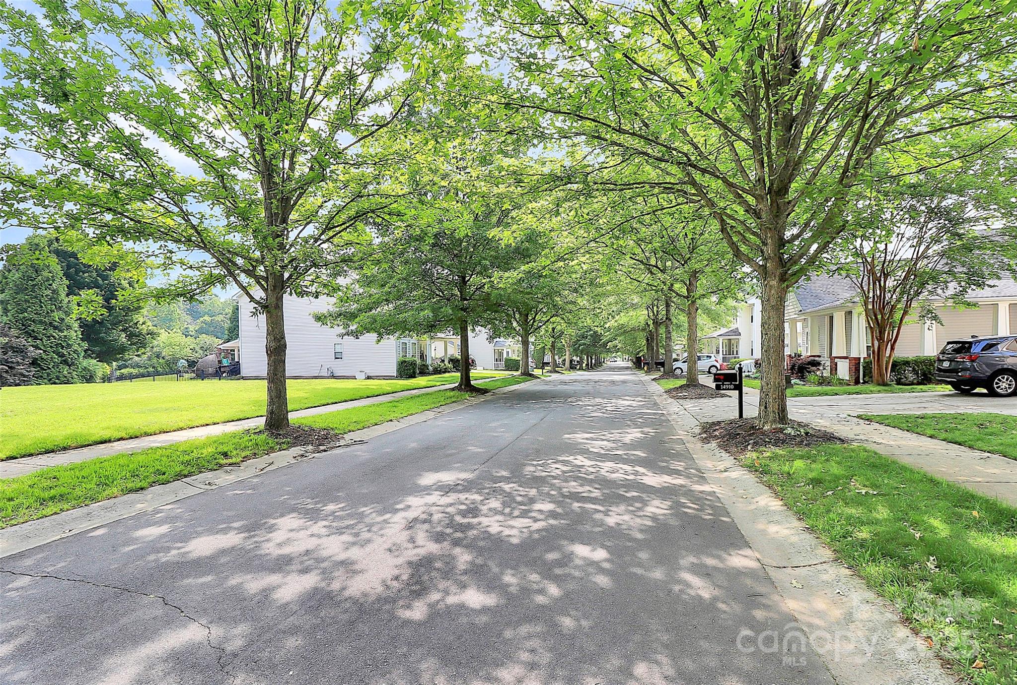 14904 Rosemary Way Drive Property Photo 3