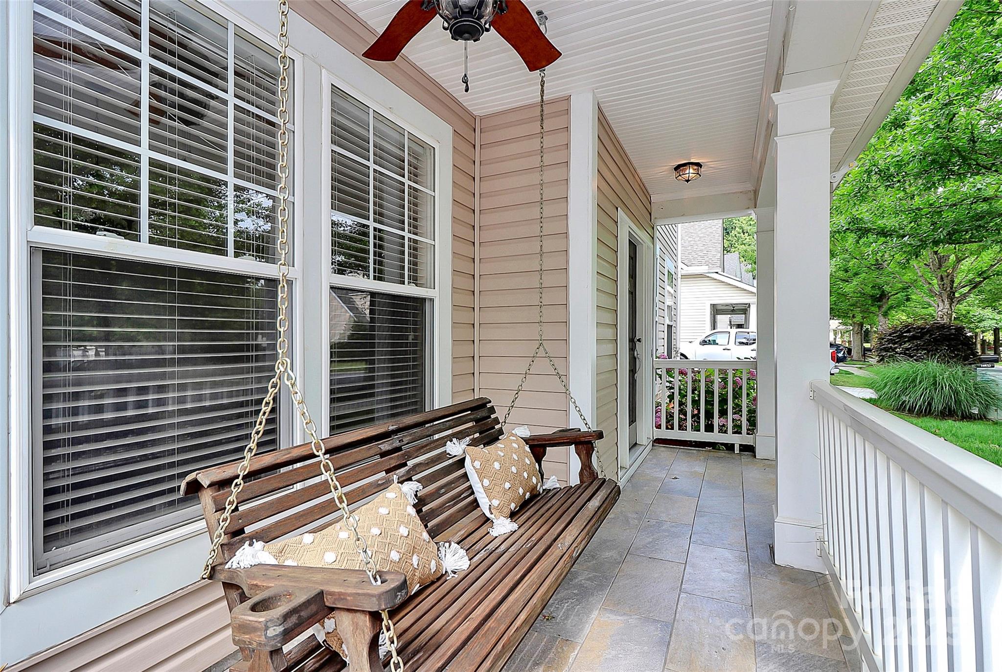 14904 Rosemary Way Drive Property Photo 4