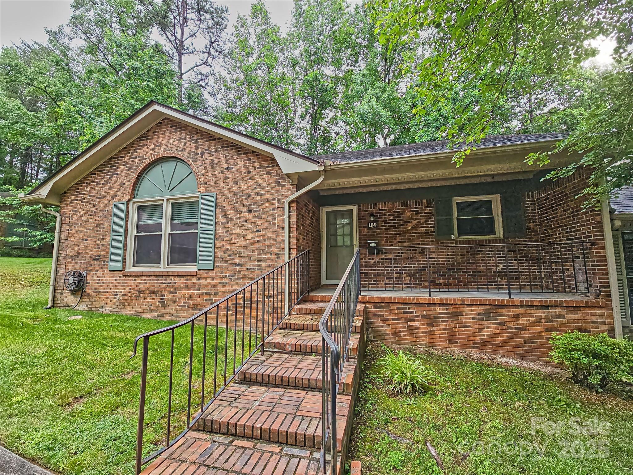109 Phil Court Property Photo 1