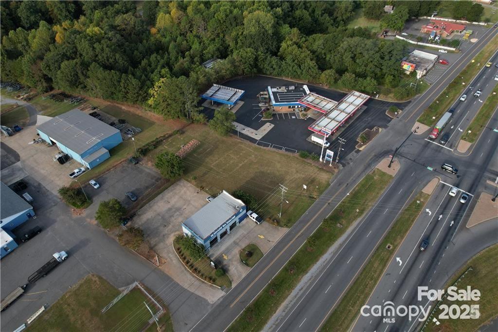 2048 E Dixon Boulevard Property Photo 1
