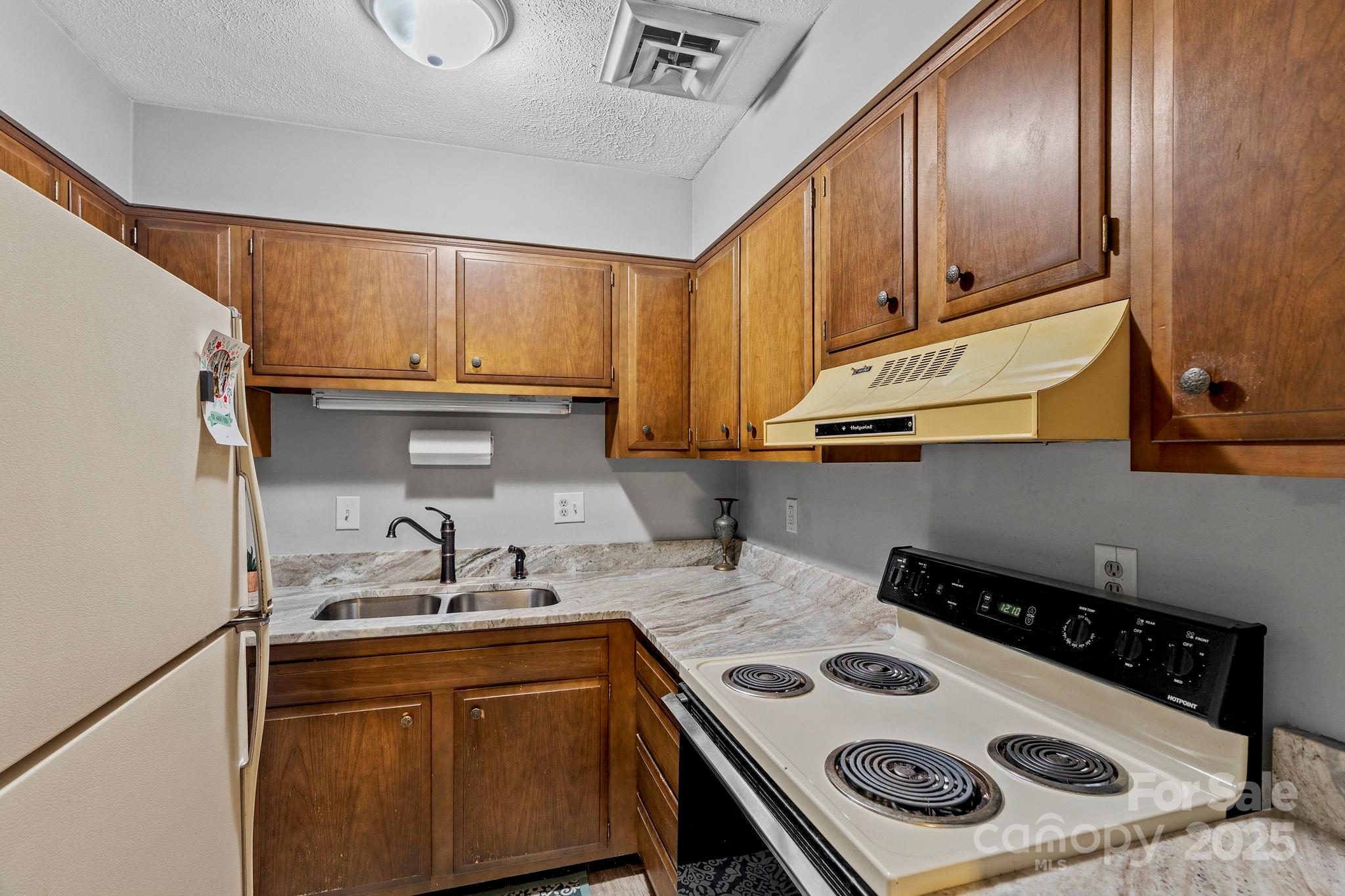 427 6th Avenue Unit B-8 Property Photo 12