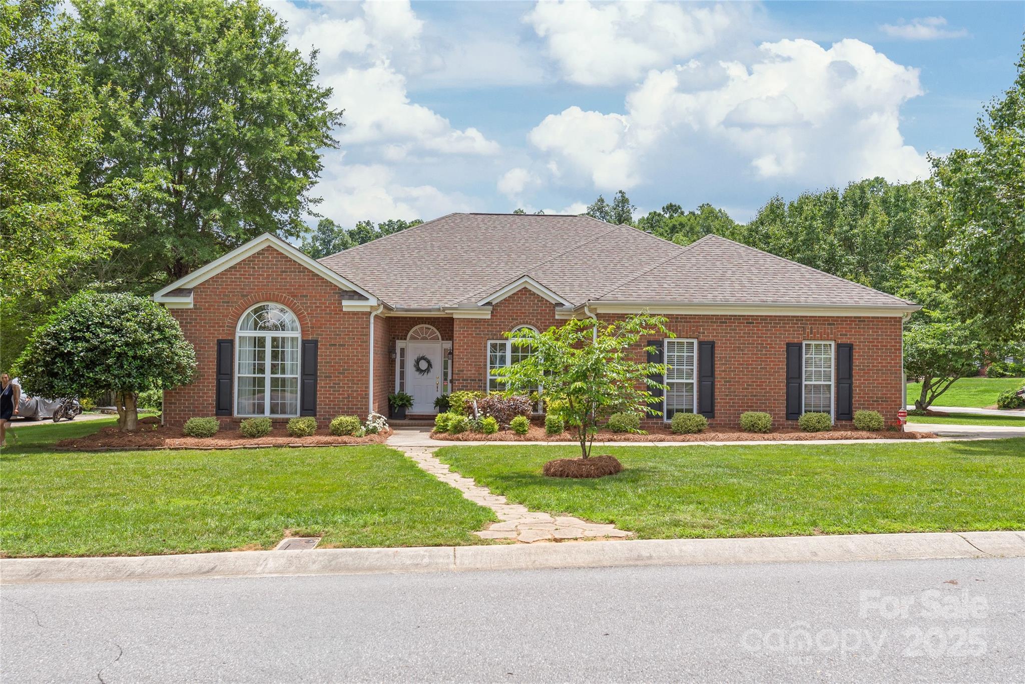 502 Roxanne Court Property Photo 1