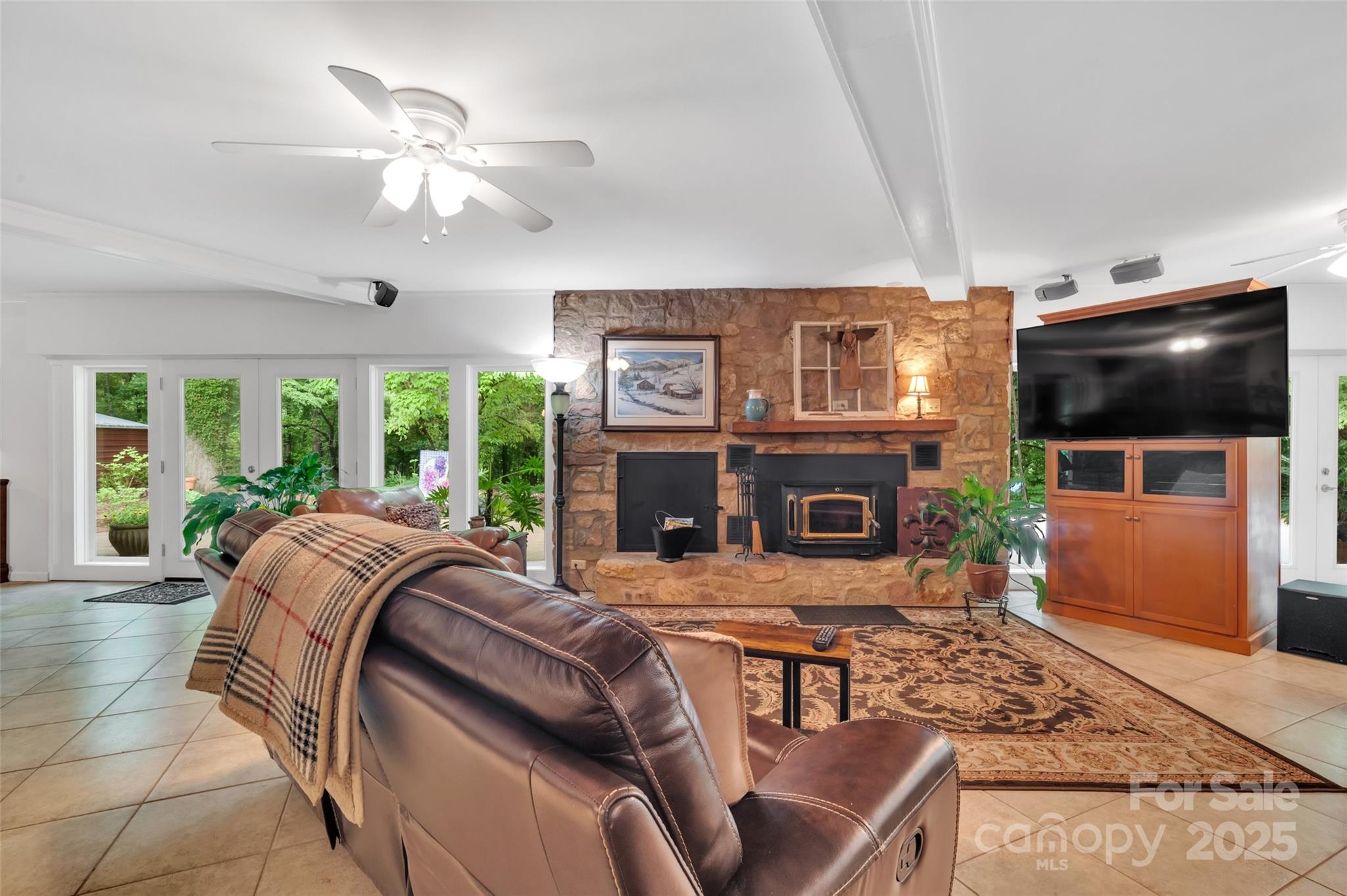 514 Wood Street Property Photo 6