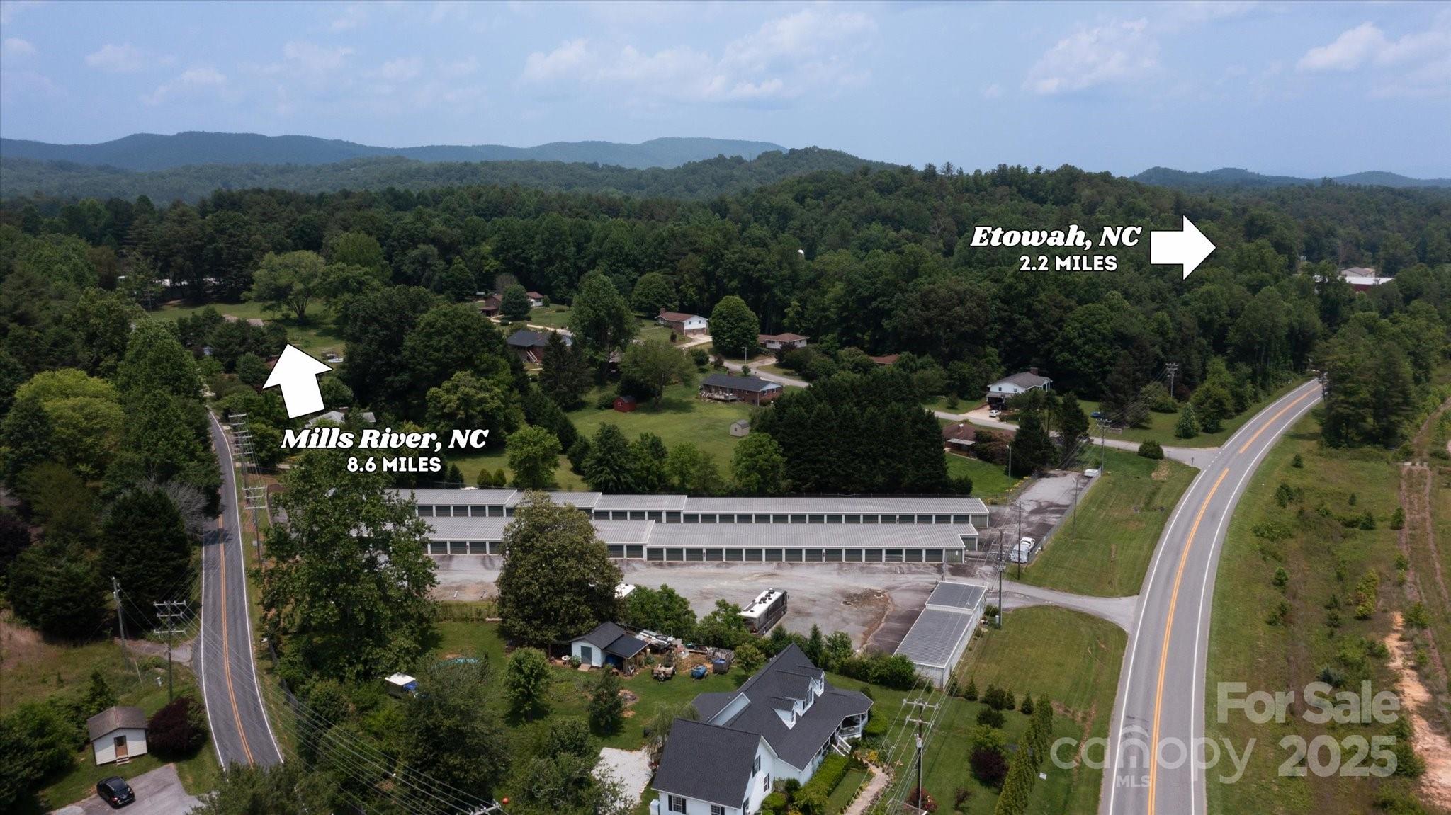 6185 Hendersonville Highway Property Photo 3