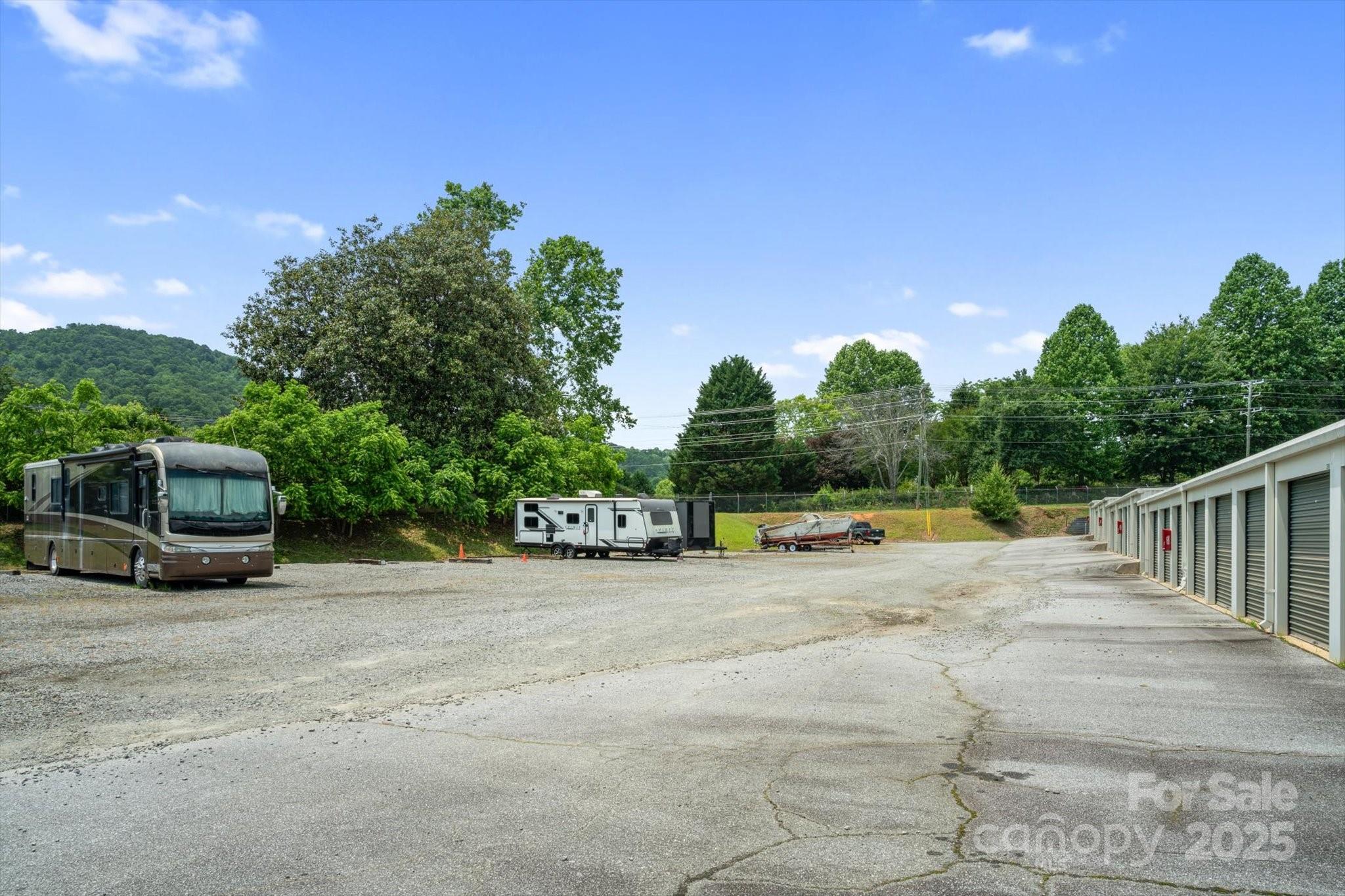 6185 Hendersonville Highway Property Photo 14