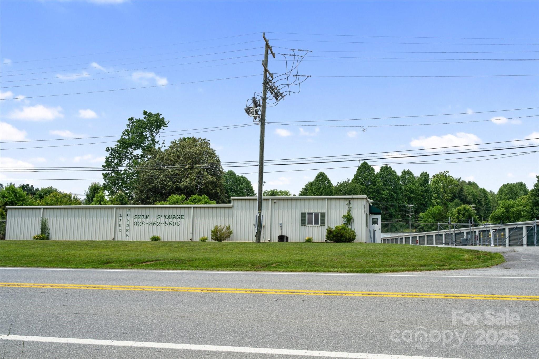 6185 Hendersonville Highway Property Photo 15