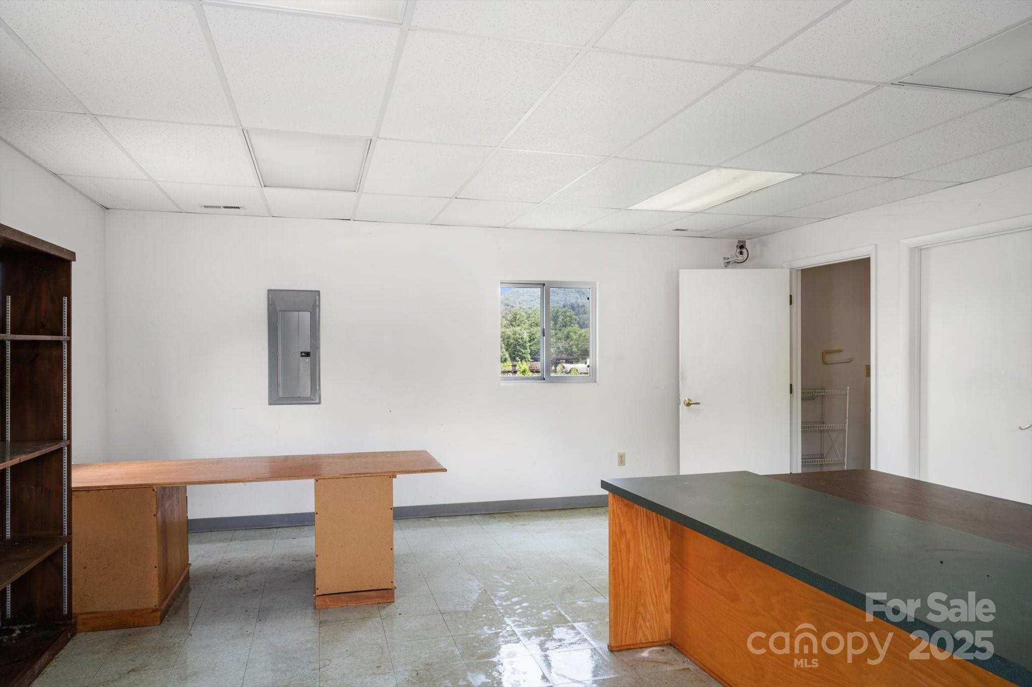 6185 Hendersonville Highway Property Photo 17