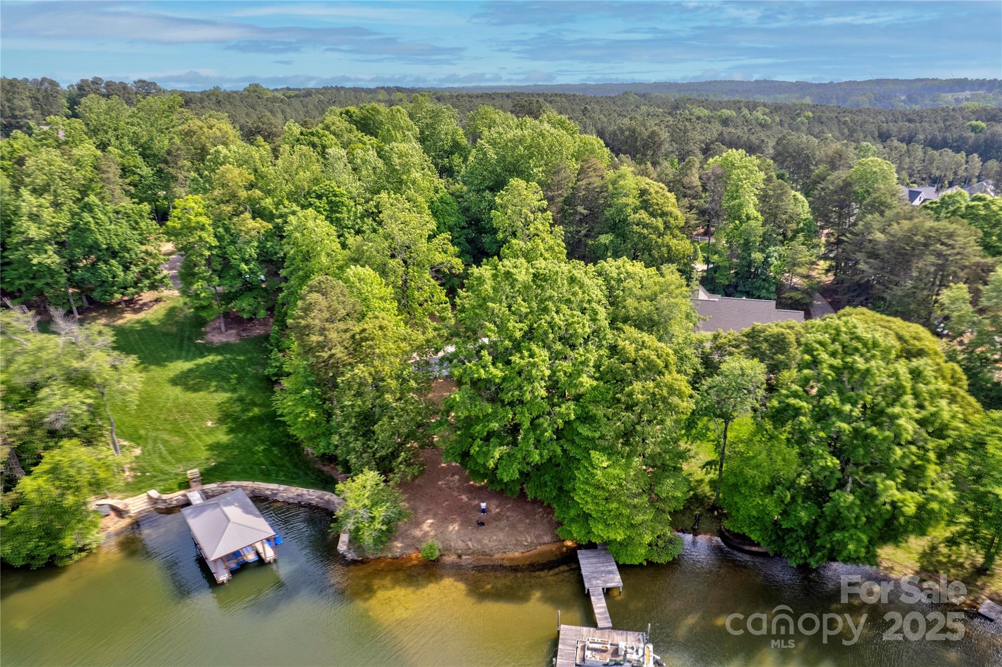 669 Kenway Loop Property Photo 2