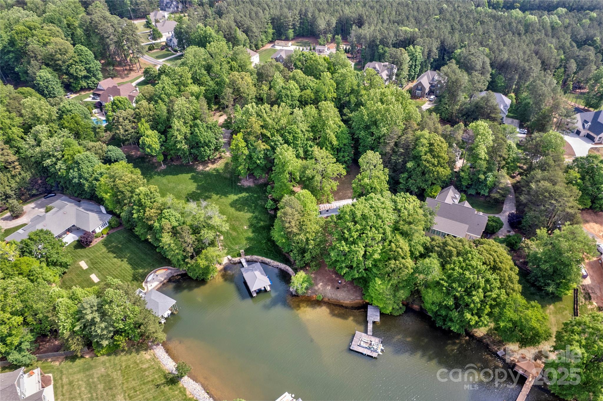 669 Kenway Loop Property Photo 4