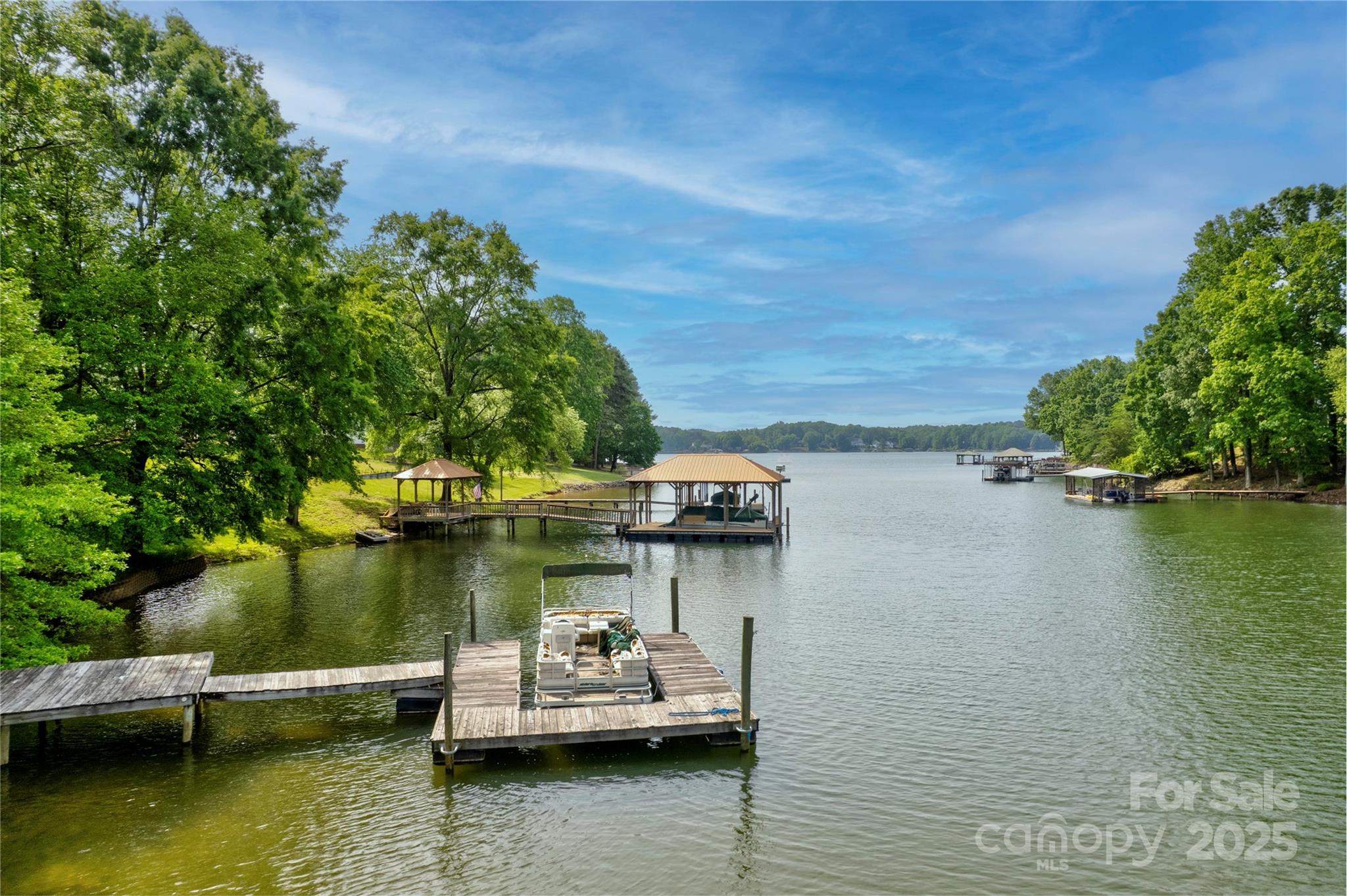 669 Kenway Loop Property Photo 7