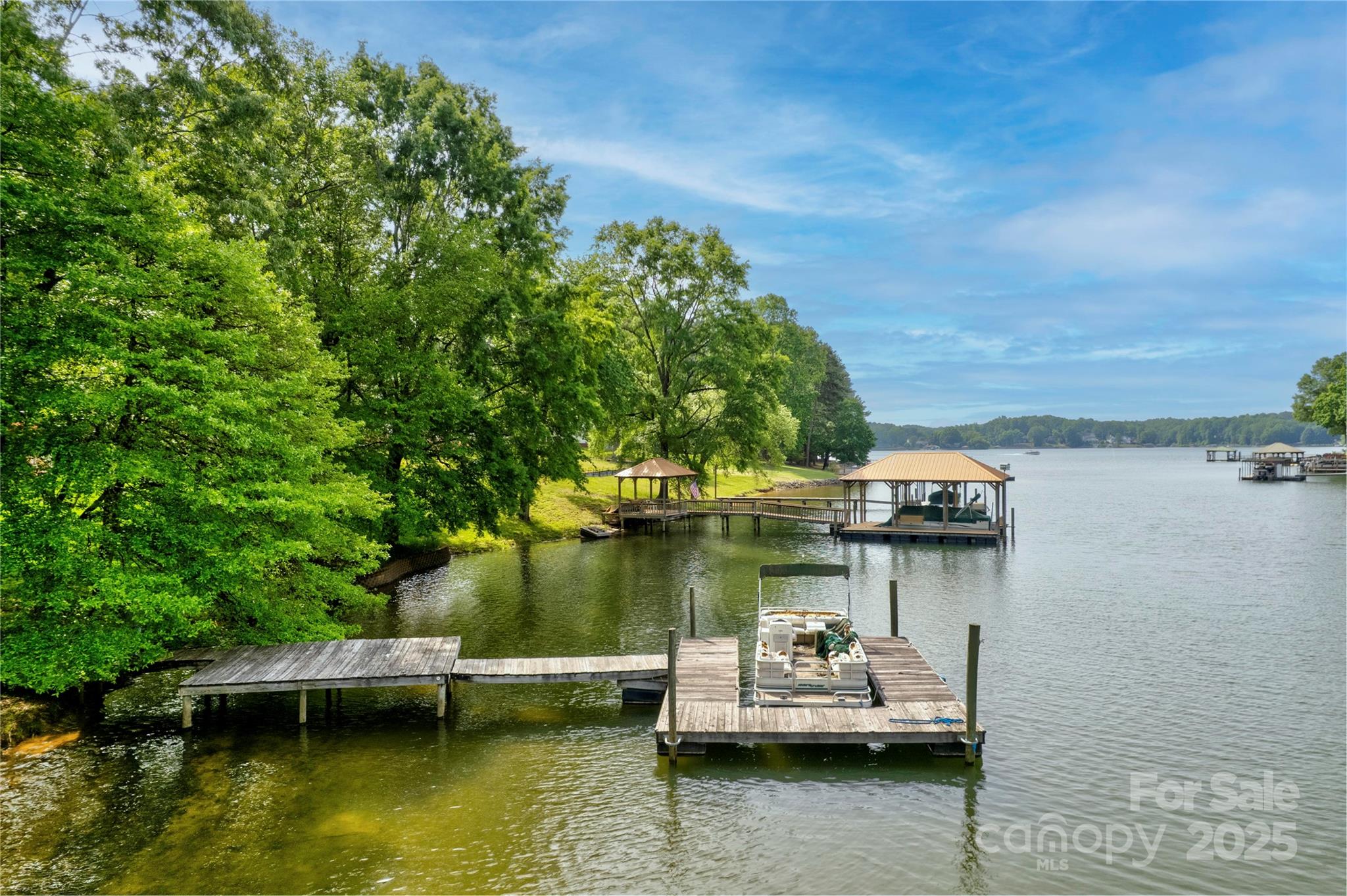 669 Kenway Loop Property Photo 8