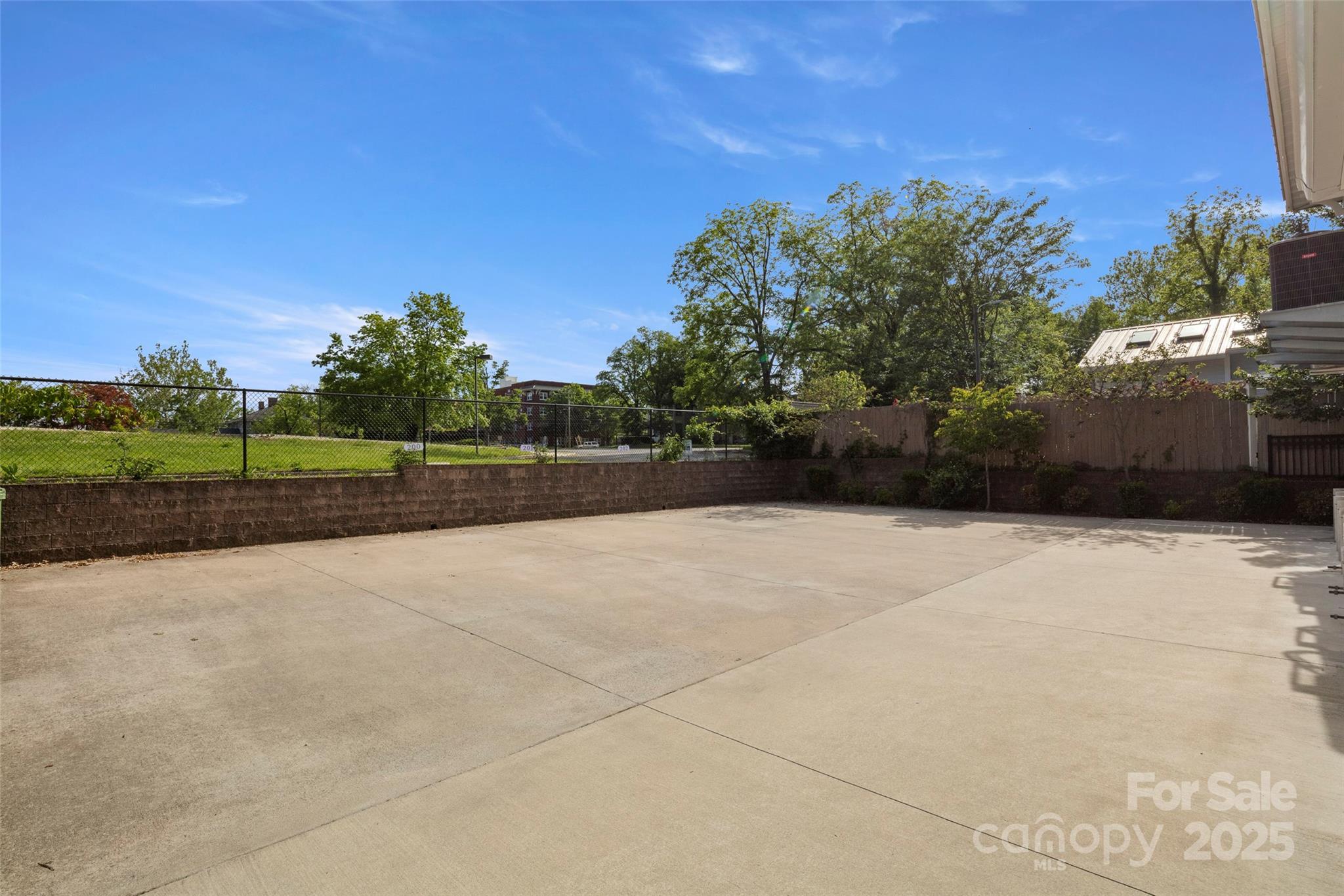 135 Broad Street Property Photo 5