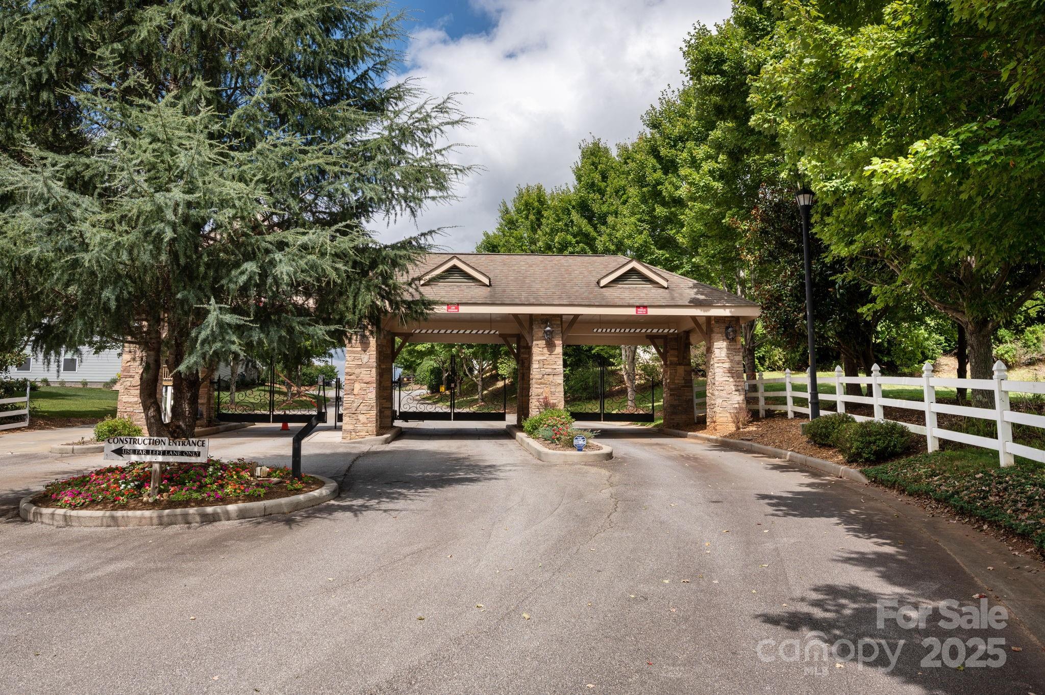 45 Dreambird Drive Property Photo 2
