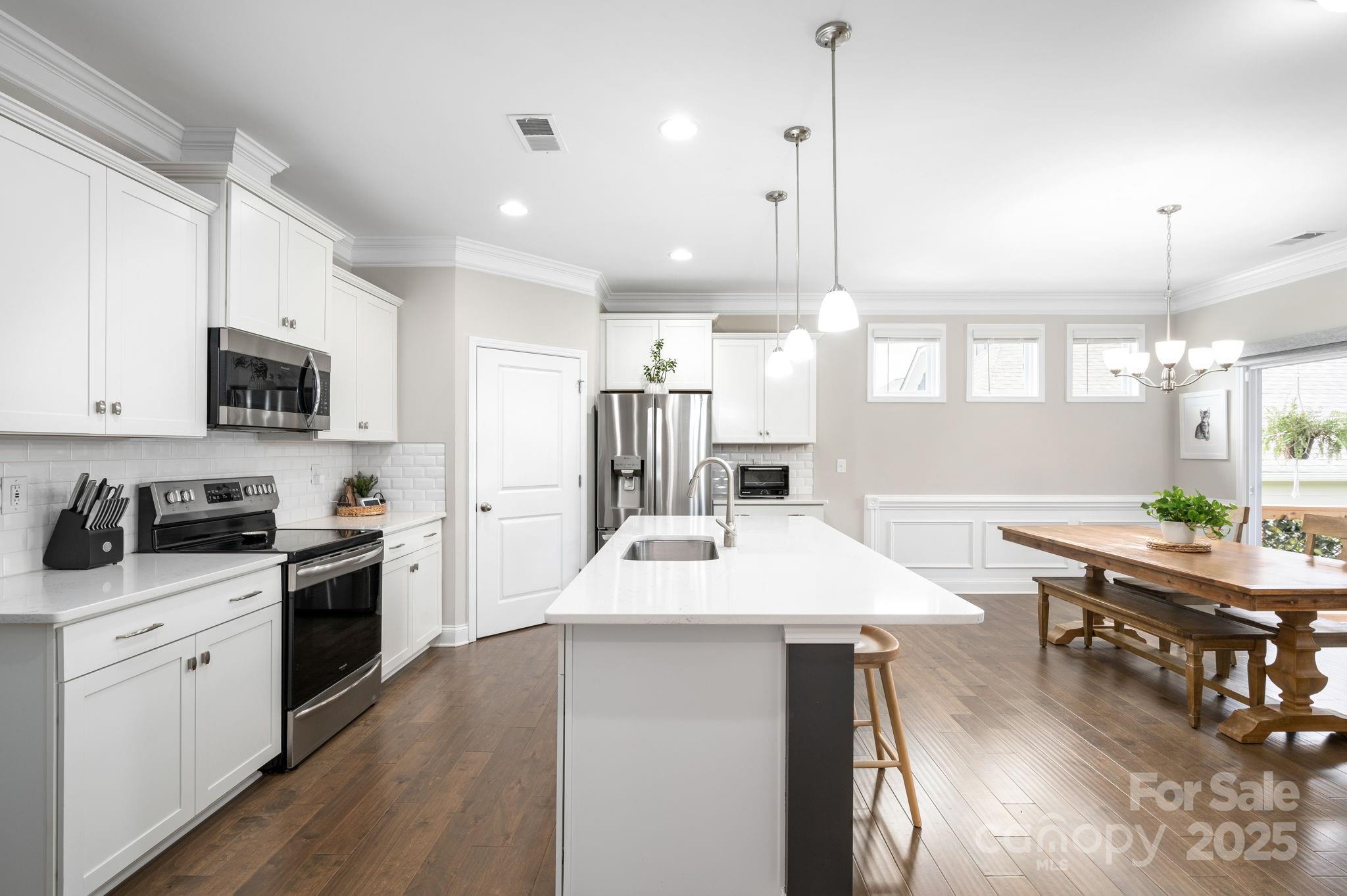 45 Dreambird Drive Property Photo 12