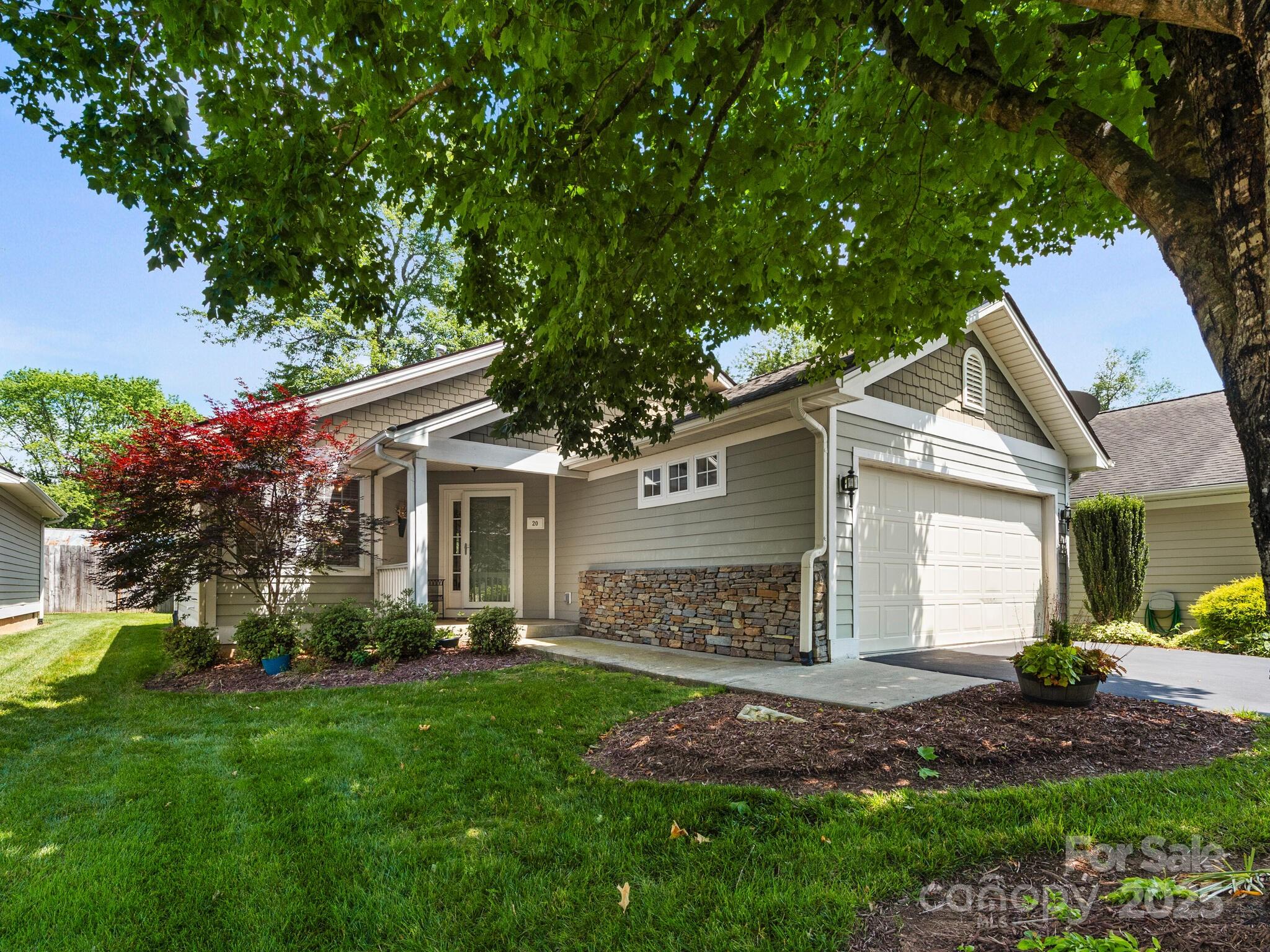 20 E Fairway View Court Property Photo 1