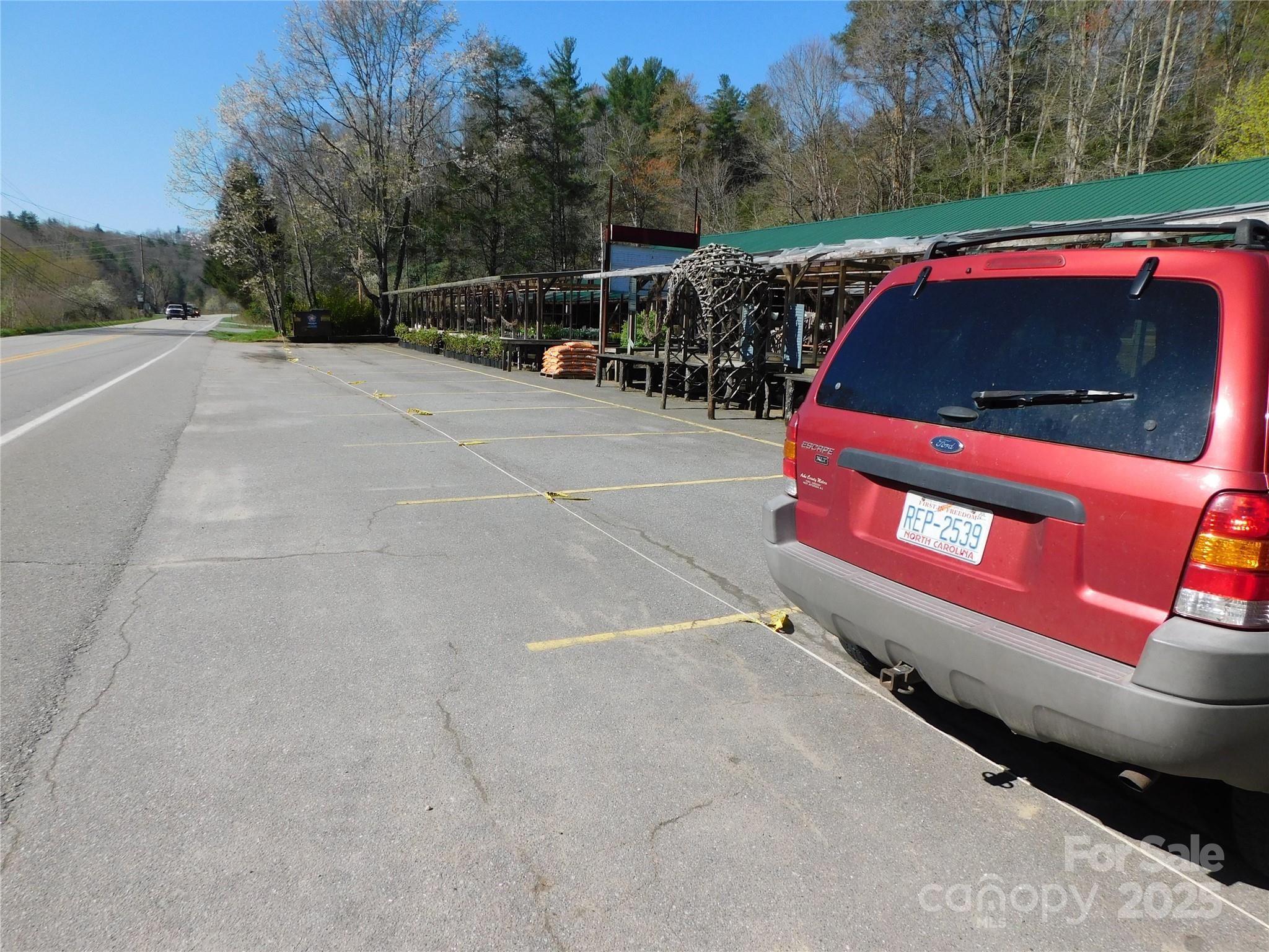 4294 Linville Falls Highway Property Photo 4