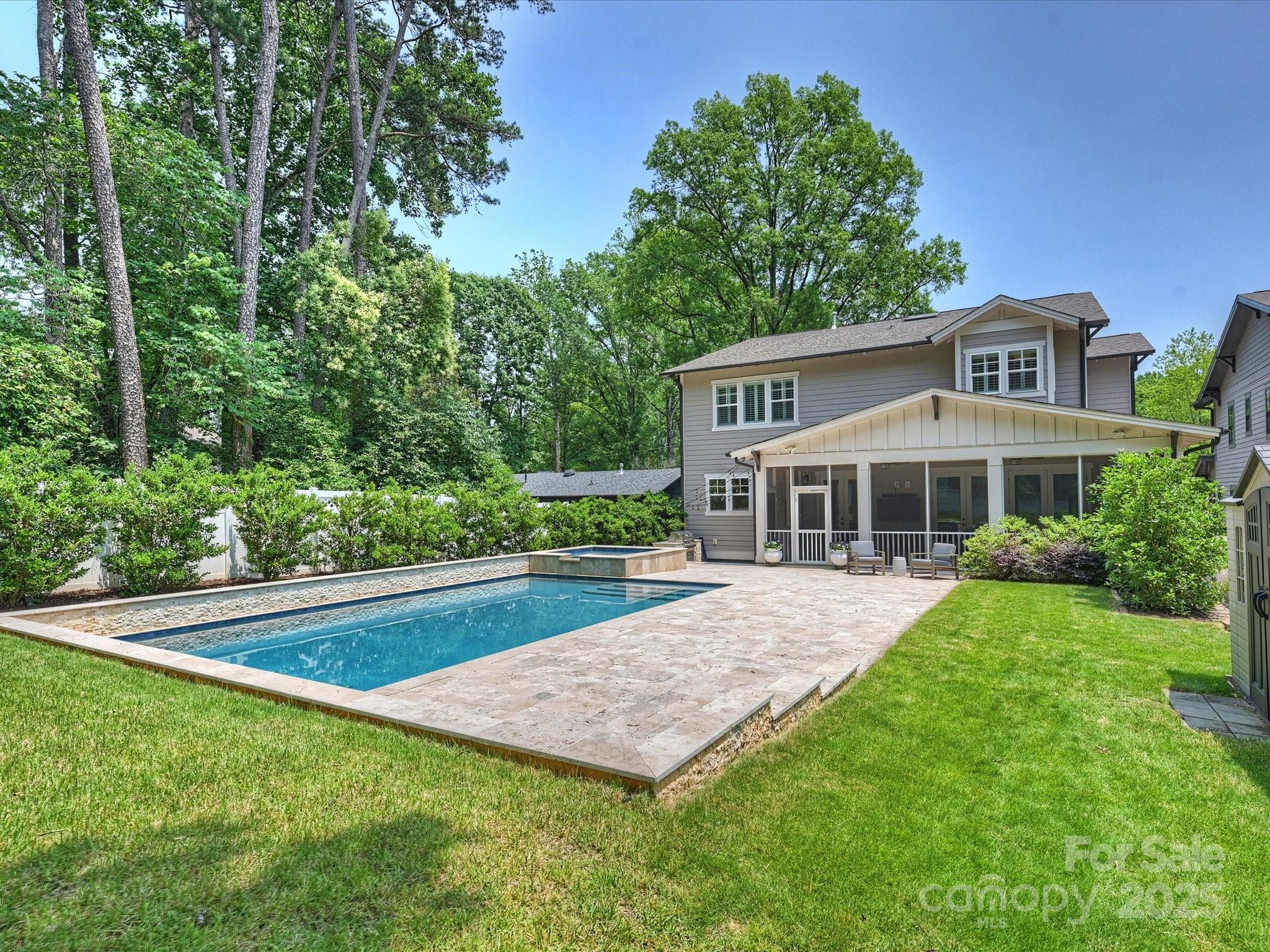 431 Wonderwood Drive Property Photo