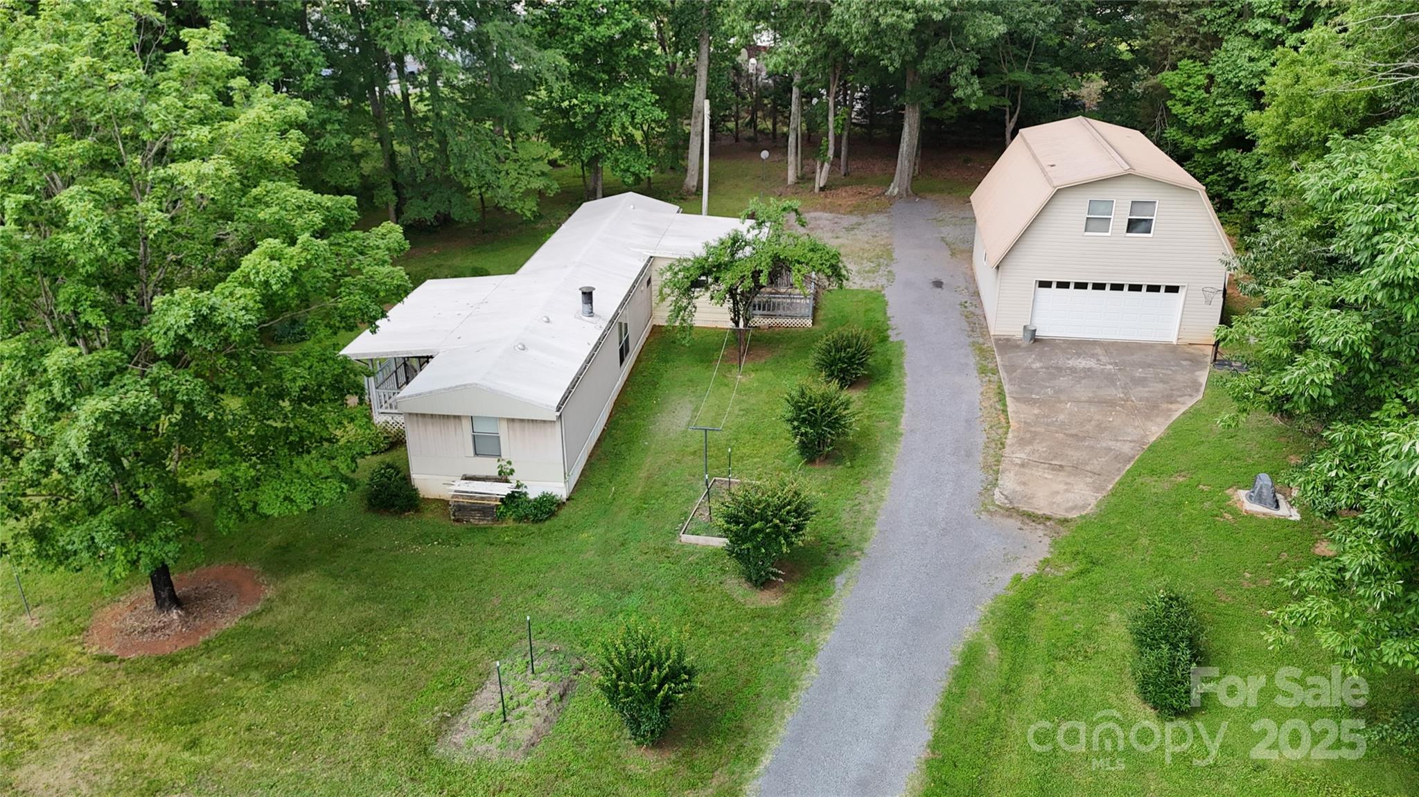 8112 Blackwood Road Property Photo 1