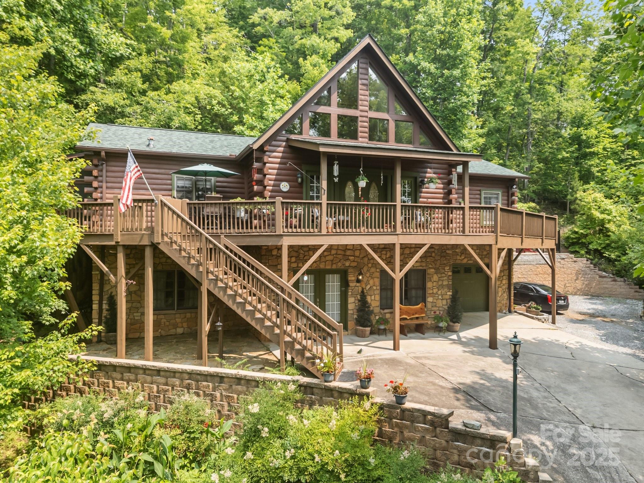 158 Raven Boulevard Property Photo 1