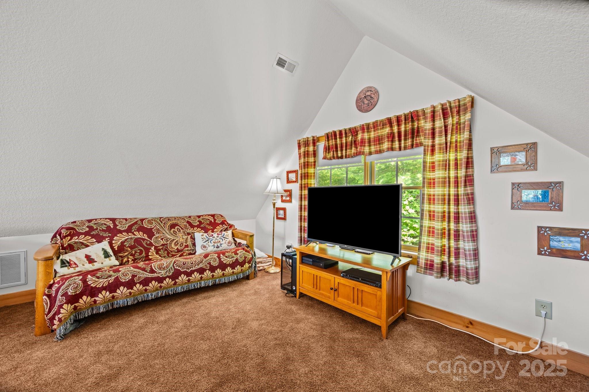 158 Raven Boulevard Property Photo 36