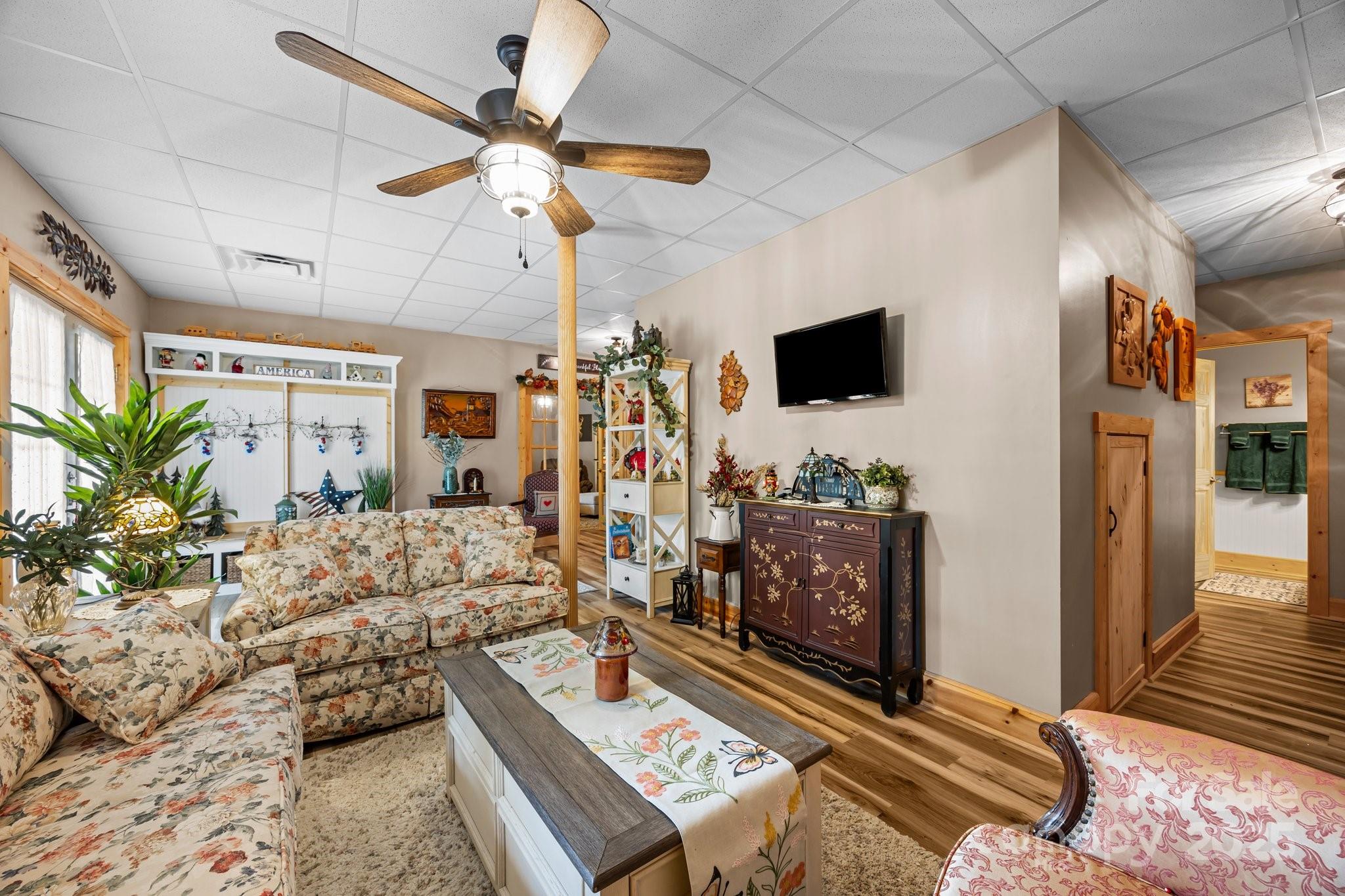 158 Raven Boulevard Property Photo 40