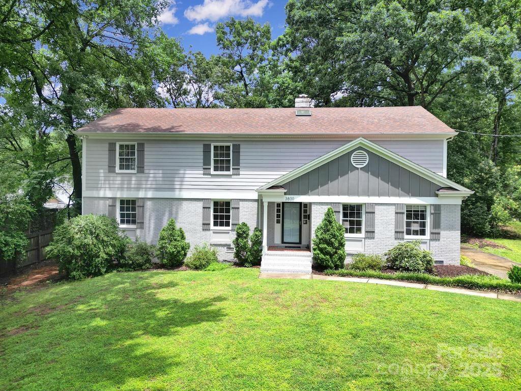 3800 Lovett Circle Property Photo 1