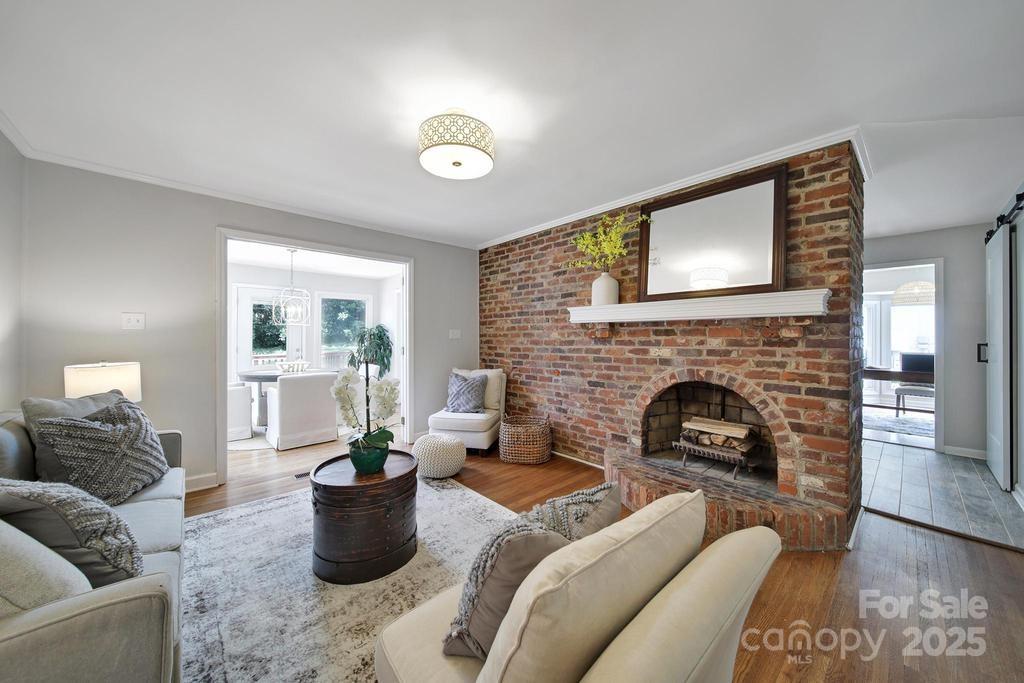 3800 Lovett Circle Property Photo 9